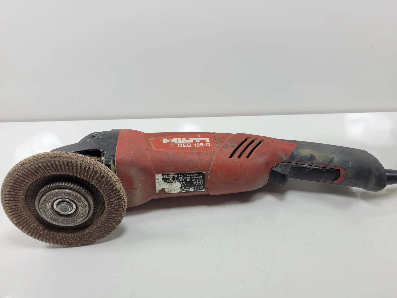 szlifierka-katowa-hilti-deg-125-d-ean-gtin-3307215982174