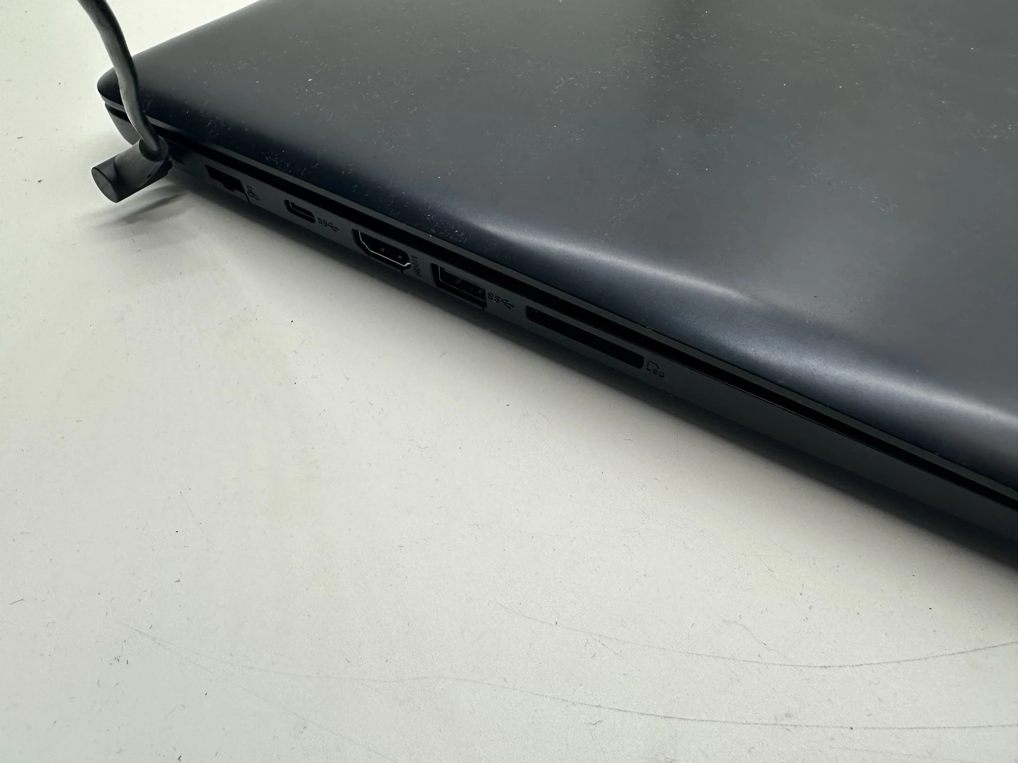 laptop-asus-e502n-128ssd-4-ram-pentium-11ghz-15-przekatna-ekranu-156