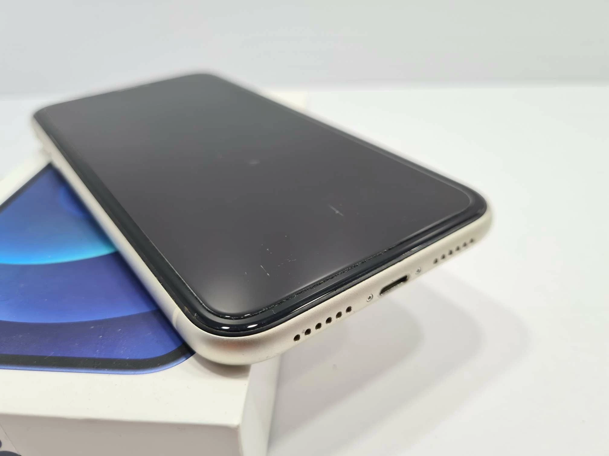 iphone-11-64gb-szklo-hartowane-etui-komplet-typ-smartfon