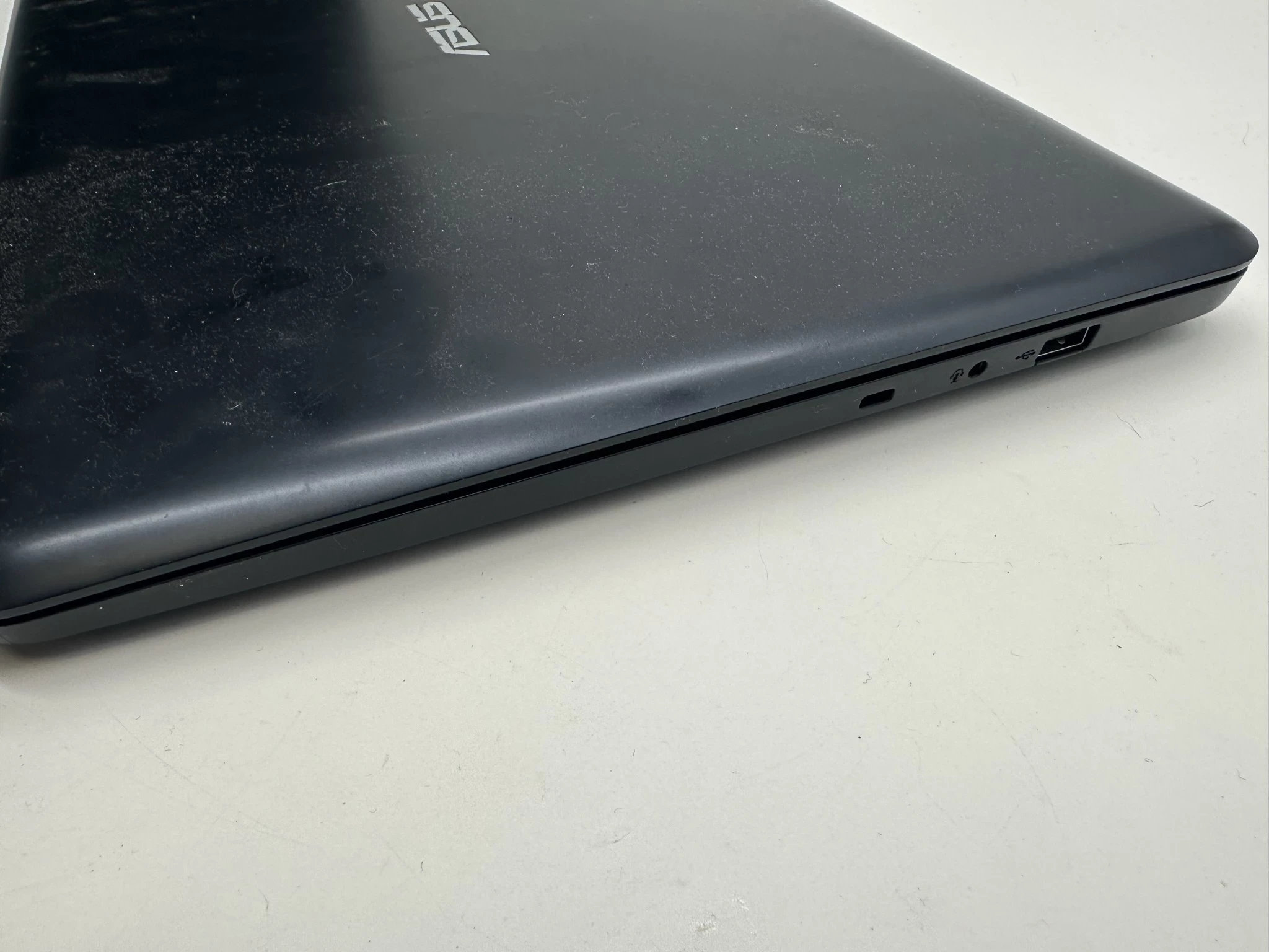 laptop-asus-e502n-128ssd-4-ram-pentium-11ghz-15-rozdzielczosc-px-1366-x-768