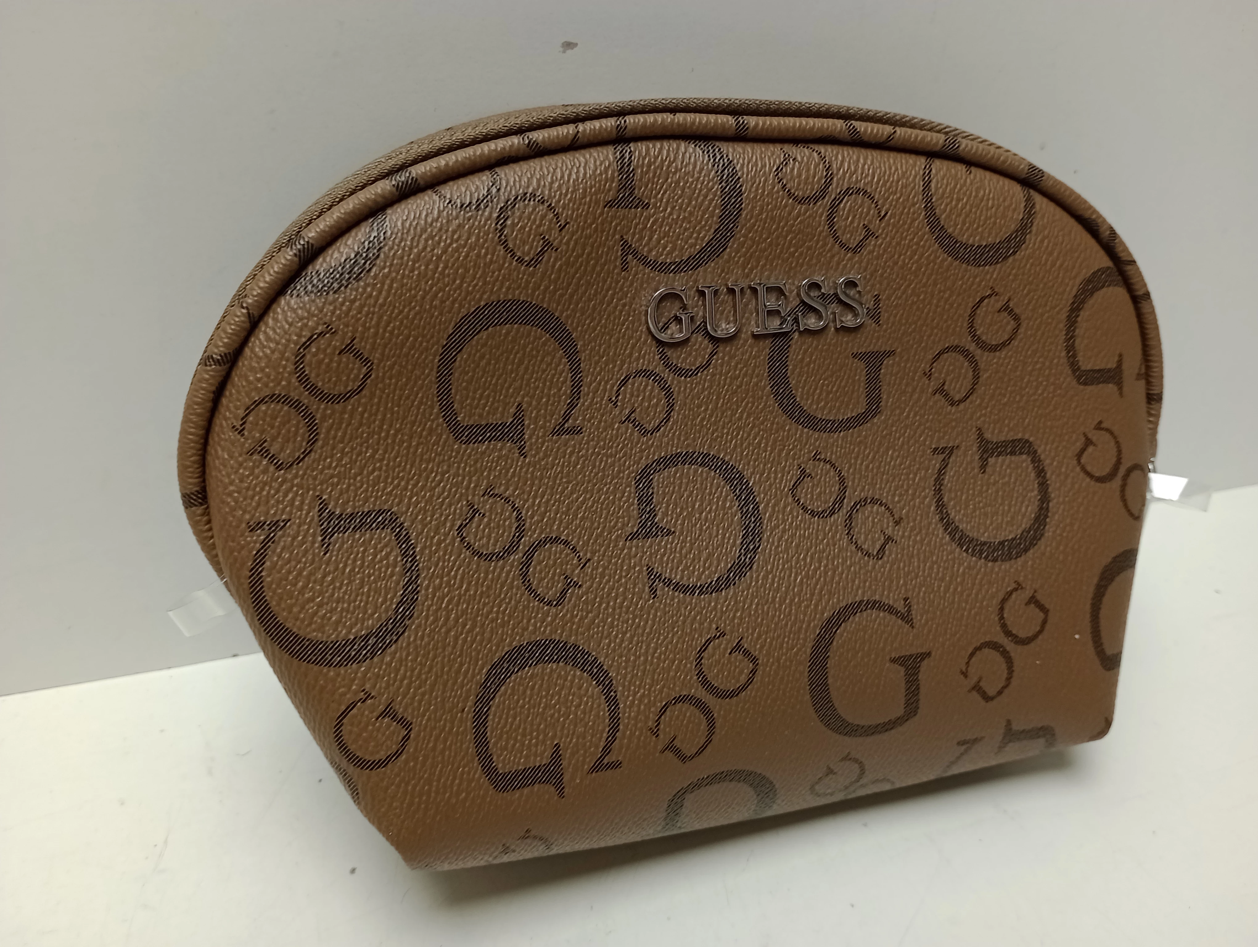 3-mala-kosmetyczka-guess-stan-uzywany