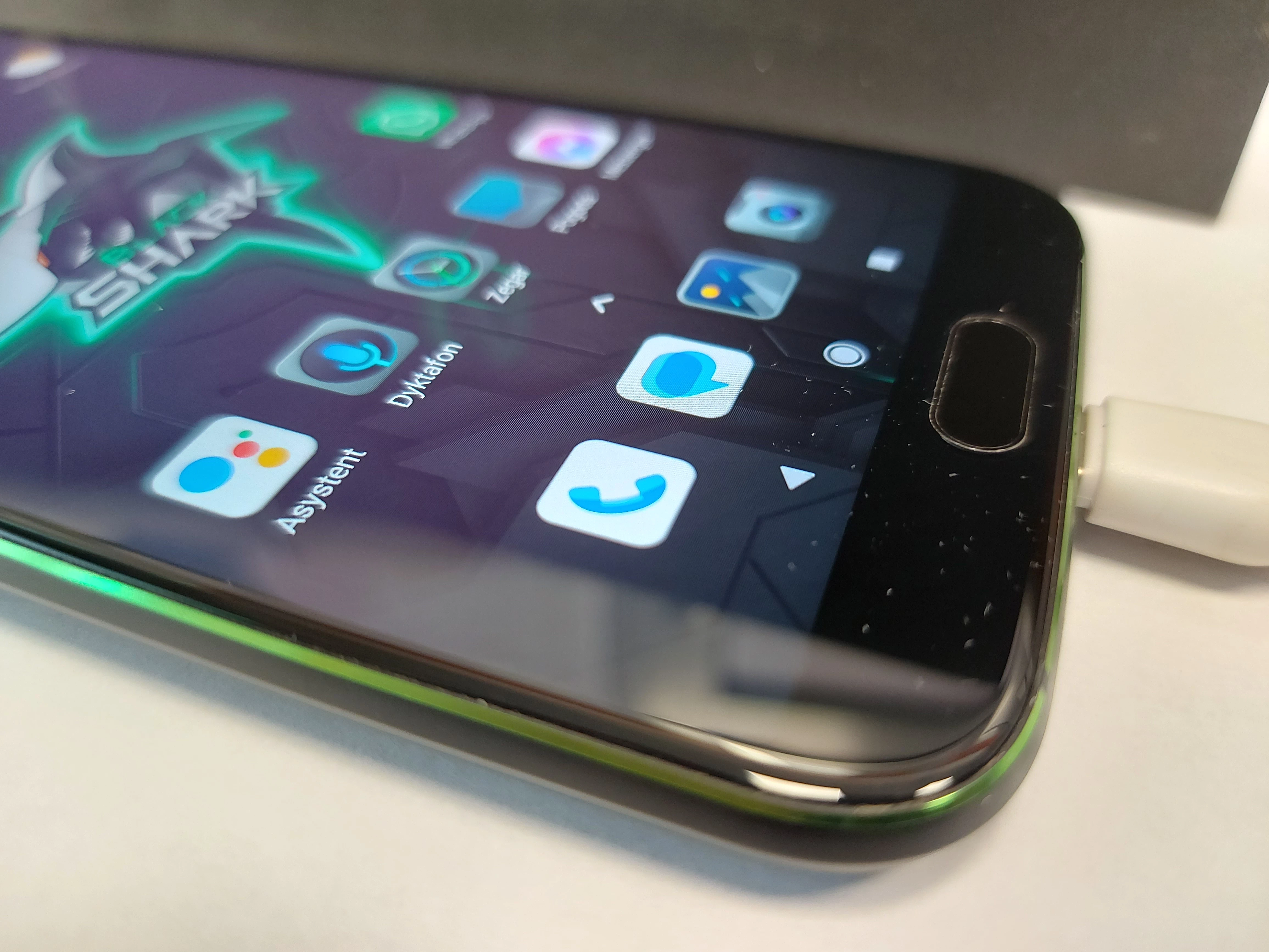 telefon-xiaomi-black-shark-128gb-przekatna-ekranu-599