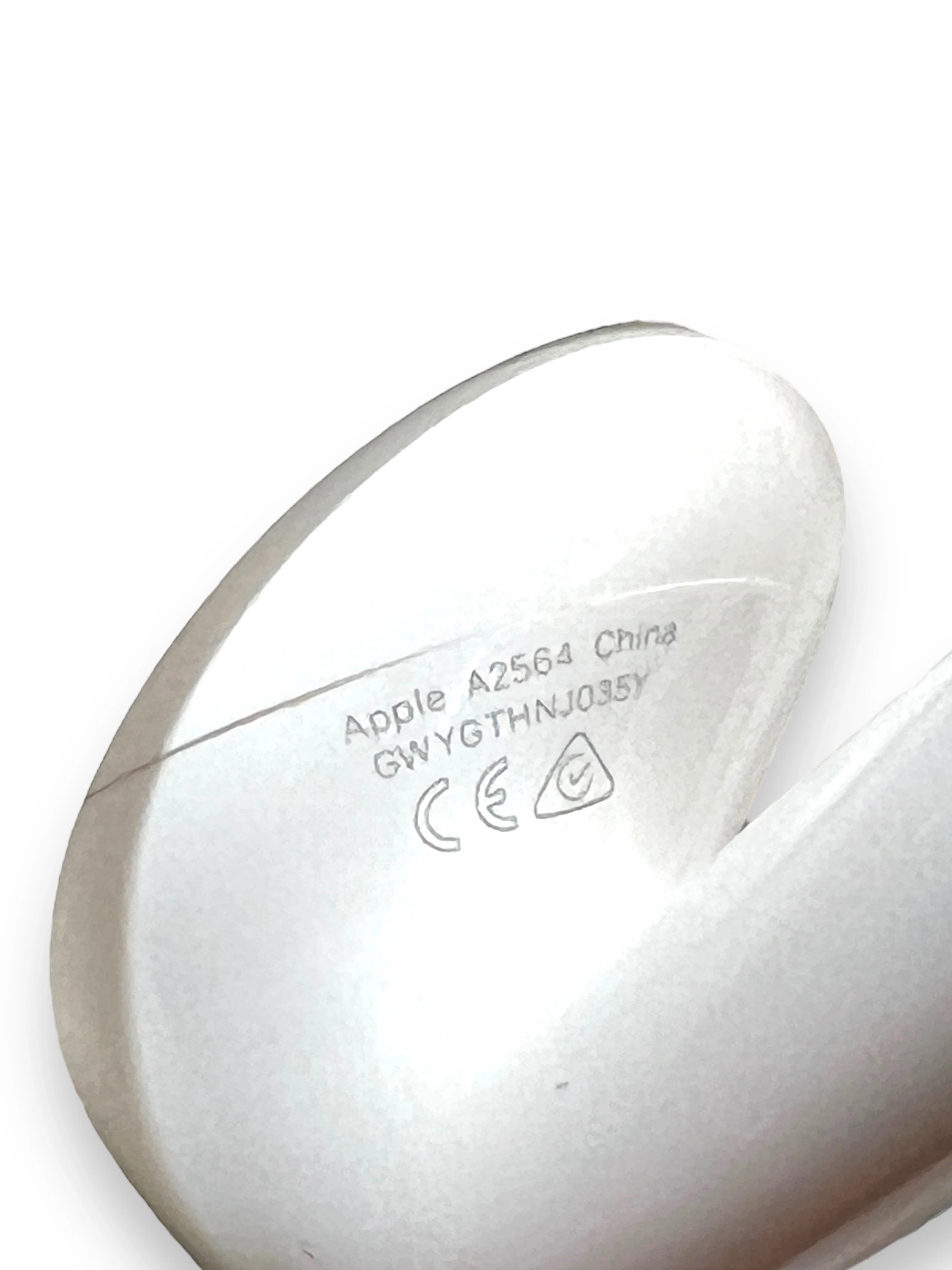 sluchawki-douszne-apple-airpods-3-gen-a2566-opis-model-airpods-3