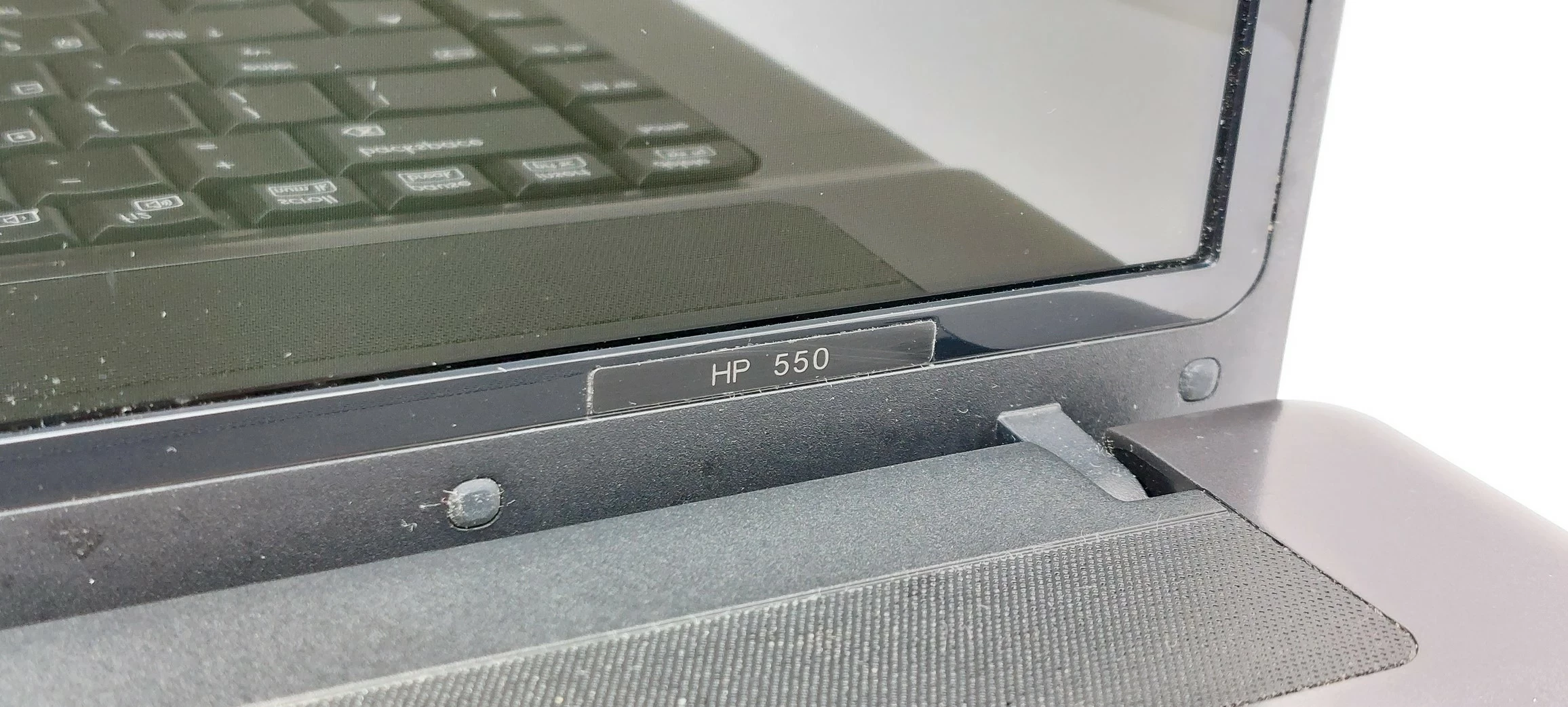 laptop-hp-550-seria-procesora-intel-core-2-duo