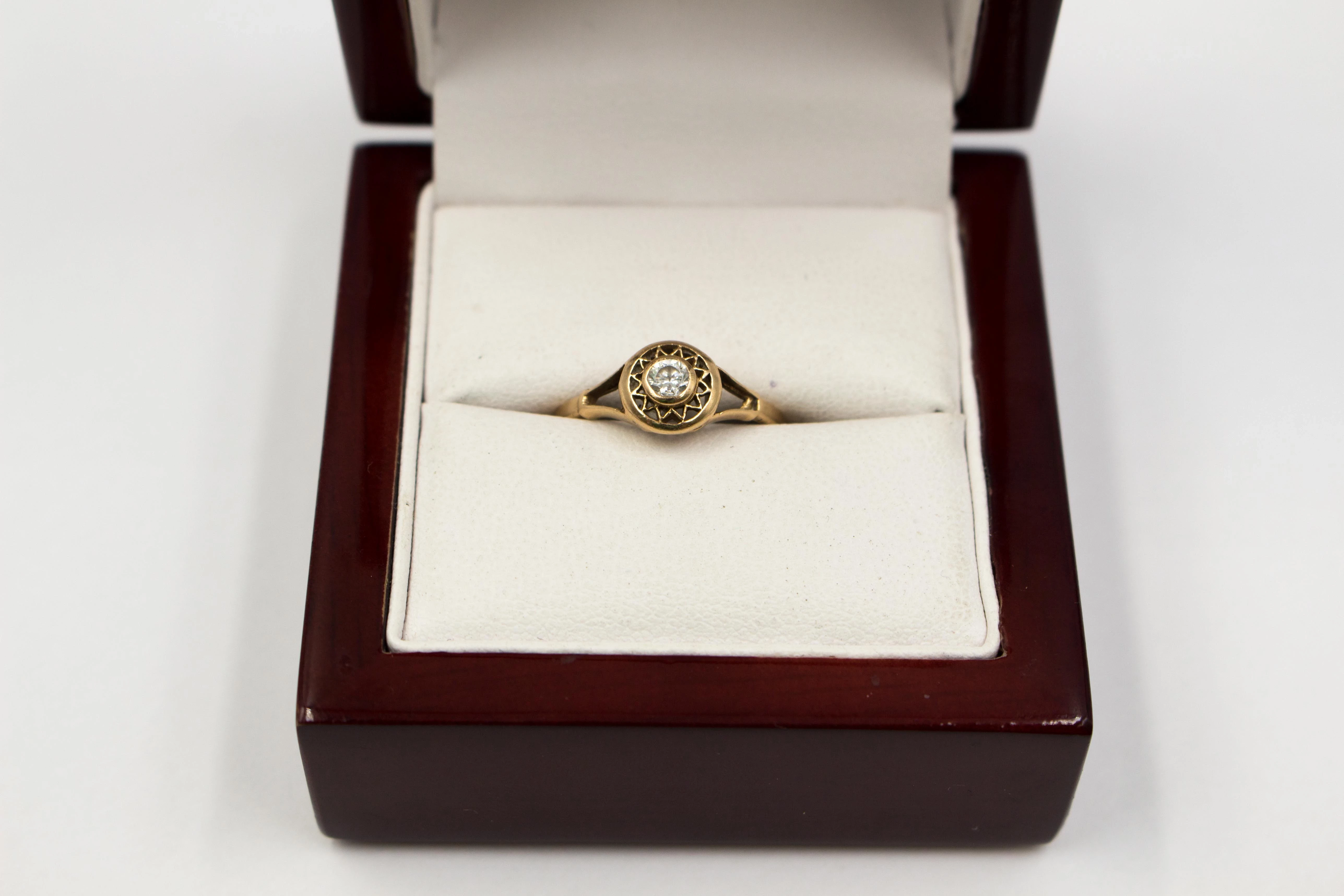 promocja-ladny-zloty-pierscionek-z-cyrkonia-stan-uzywany