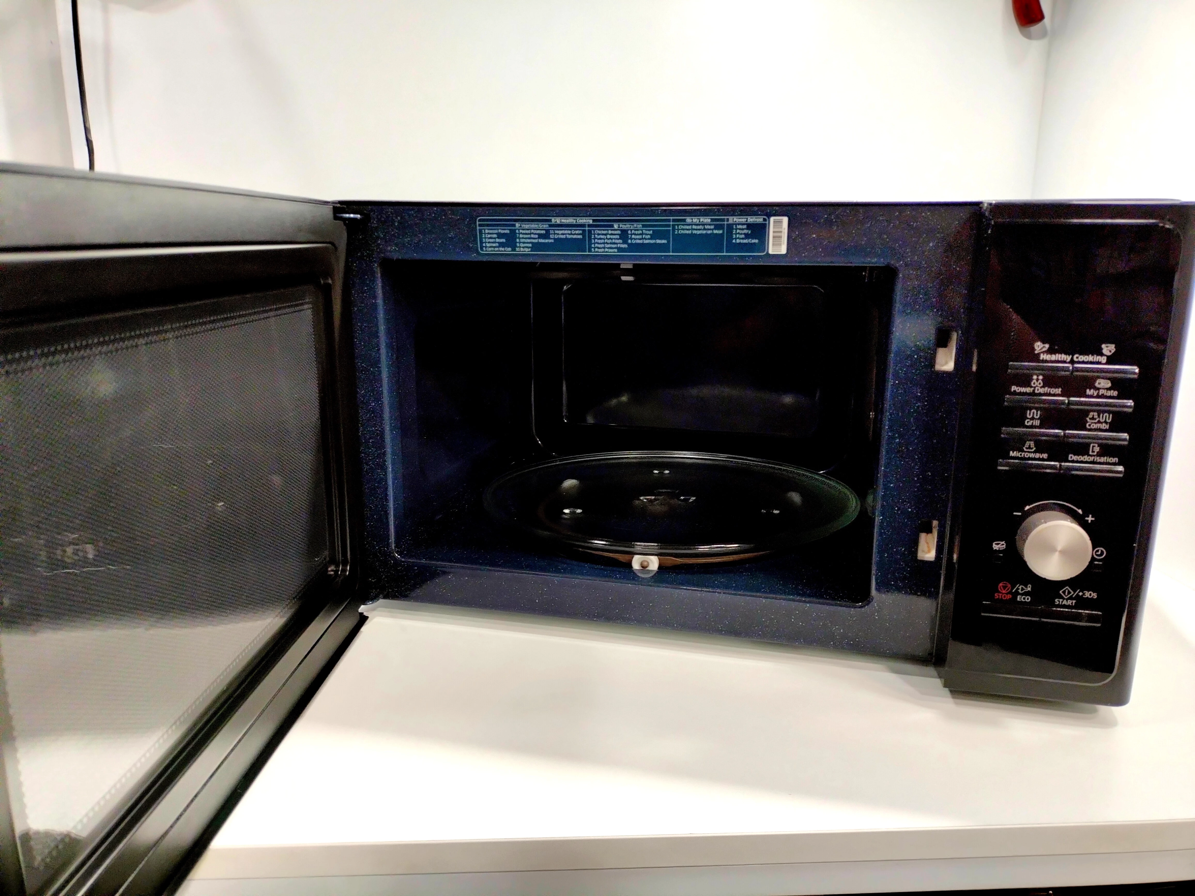 kuchenka-mikrofalowa-samsung-mg28f303tfk-900w-stan-uzywany