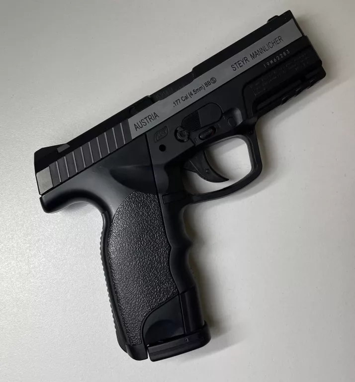 WIATRÓWKA STEYR M9-A1 DUAL TONE METAL 4,5MM/OPIS