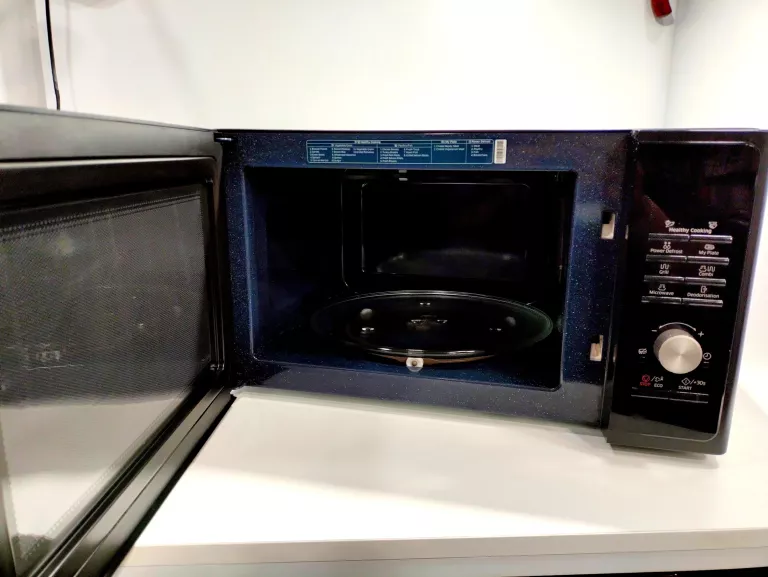 kuchenka-mikrofalowa-samsung-mg28f303tfk-900w-stan-uzywany