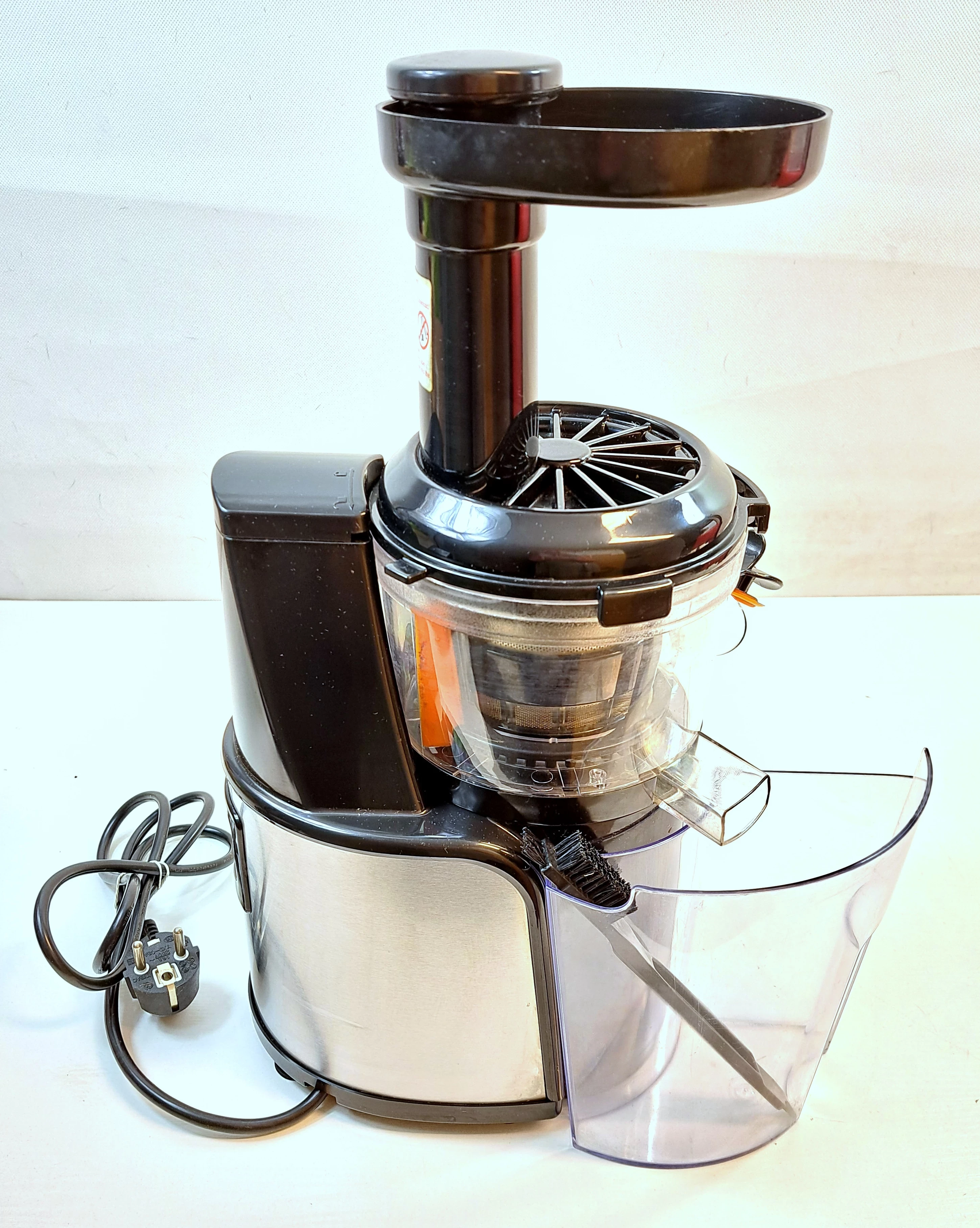 wyciskarka-wolnoobrotowa-pionowa-lafe-swp-002-150-stan-uzywany