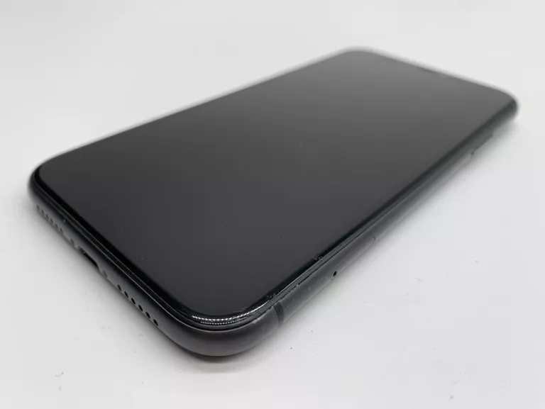 TELEFON IPHONE 11 64GB 86% + 7X CASE