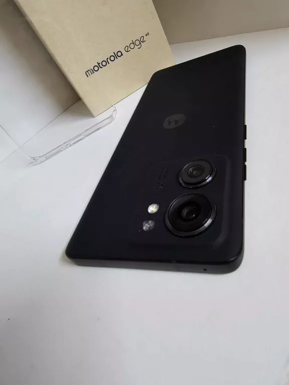 smartfon-motorola-edge-40-8256gb-kod-producenta-0840023243219