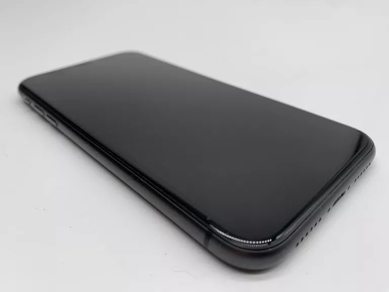 TELEFON IPHONE 11 64GB 86% + 7X CASE