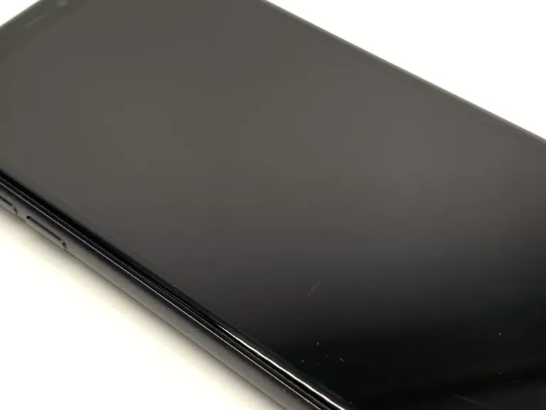 TELEFON IPHONE 11 64GB 86% + 7X CASE