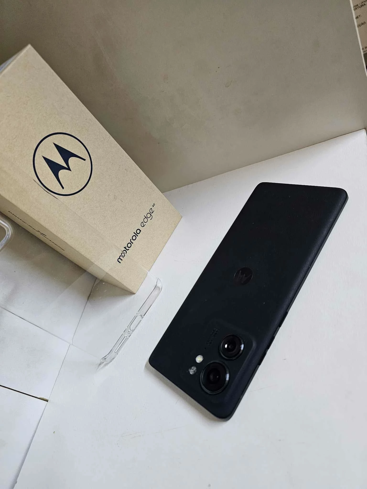 smartfon-motorola-edge-40-8256gb-marka-telefonu-motorola