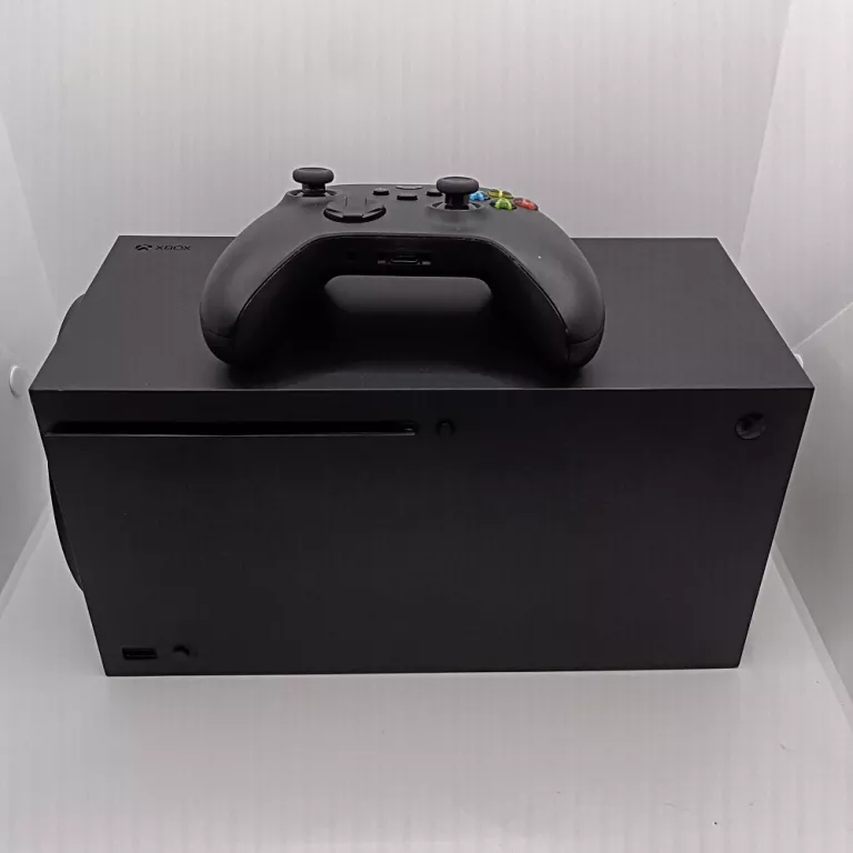 konsola-xbox-series-x-pad-stan-uzywany
