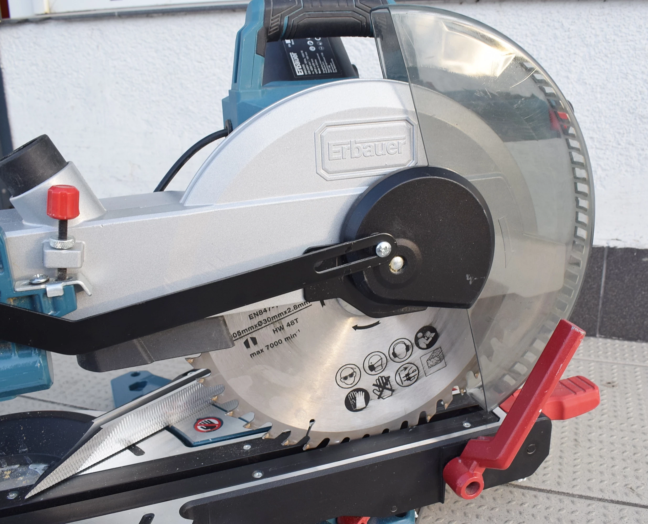 ukosnica-z-posuwem-erbauer-1800-w-305-mm-srednica-tarczy-305