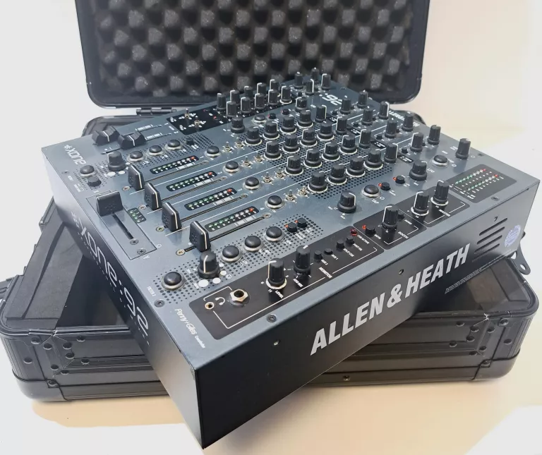 MIKSER ALLEN & HEATH XONE:92