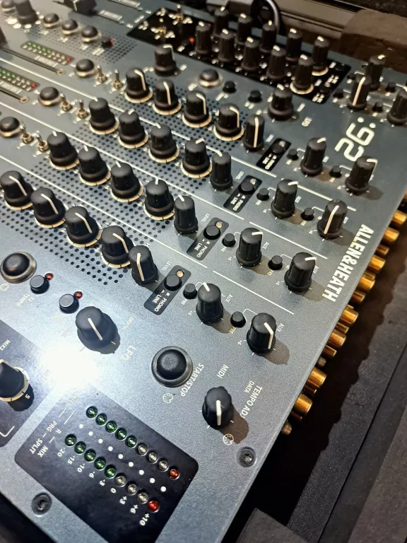 MIKSER ALLEN & HEATH XONE:92