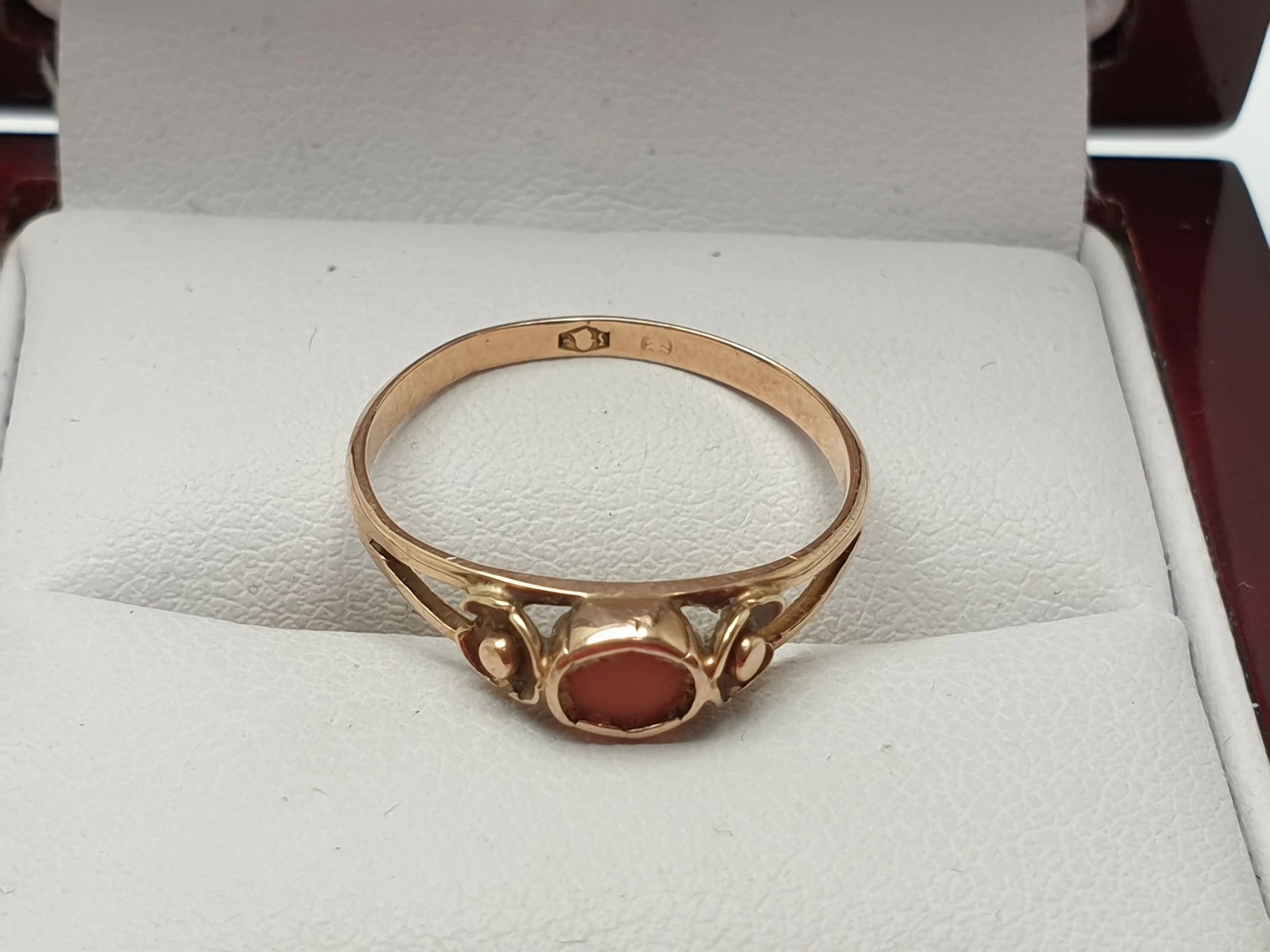 zloty-pierscionek-z-koralem-pr585-w148g-r14-stan-uzywany