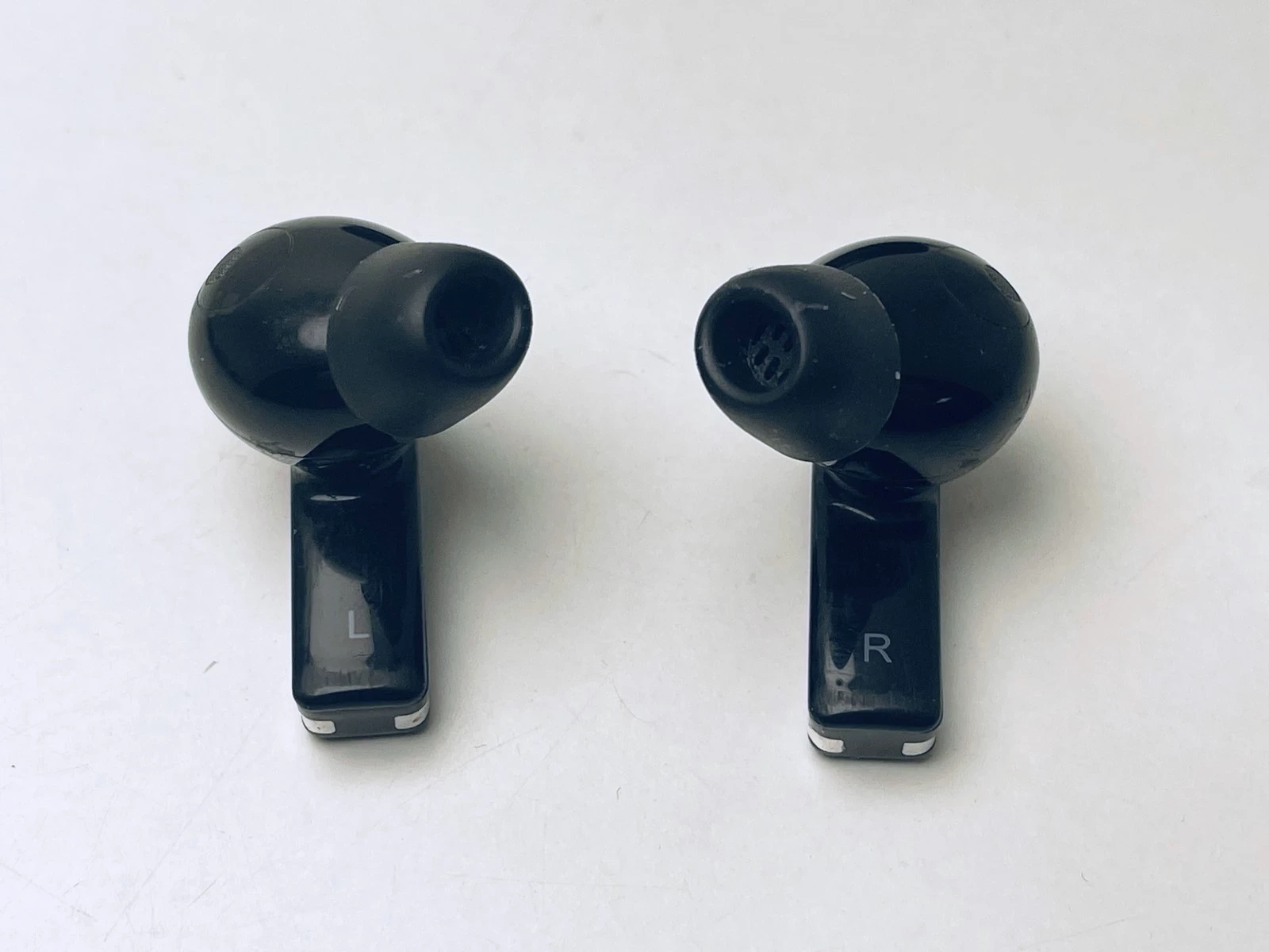 sluchawki-huawei-freebuds-pro-stan-11323-2