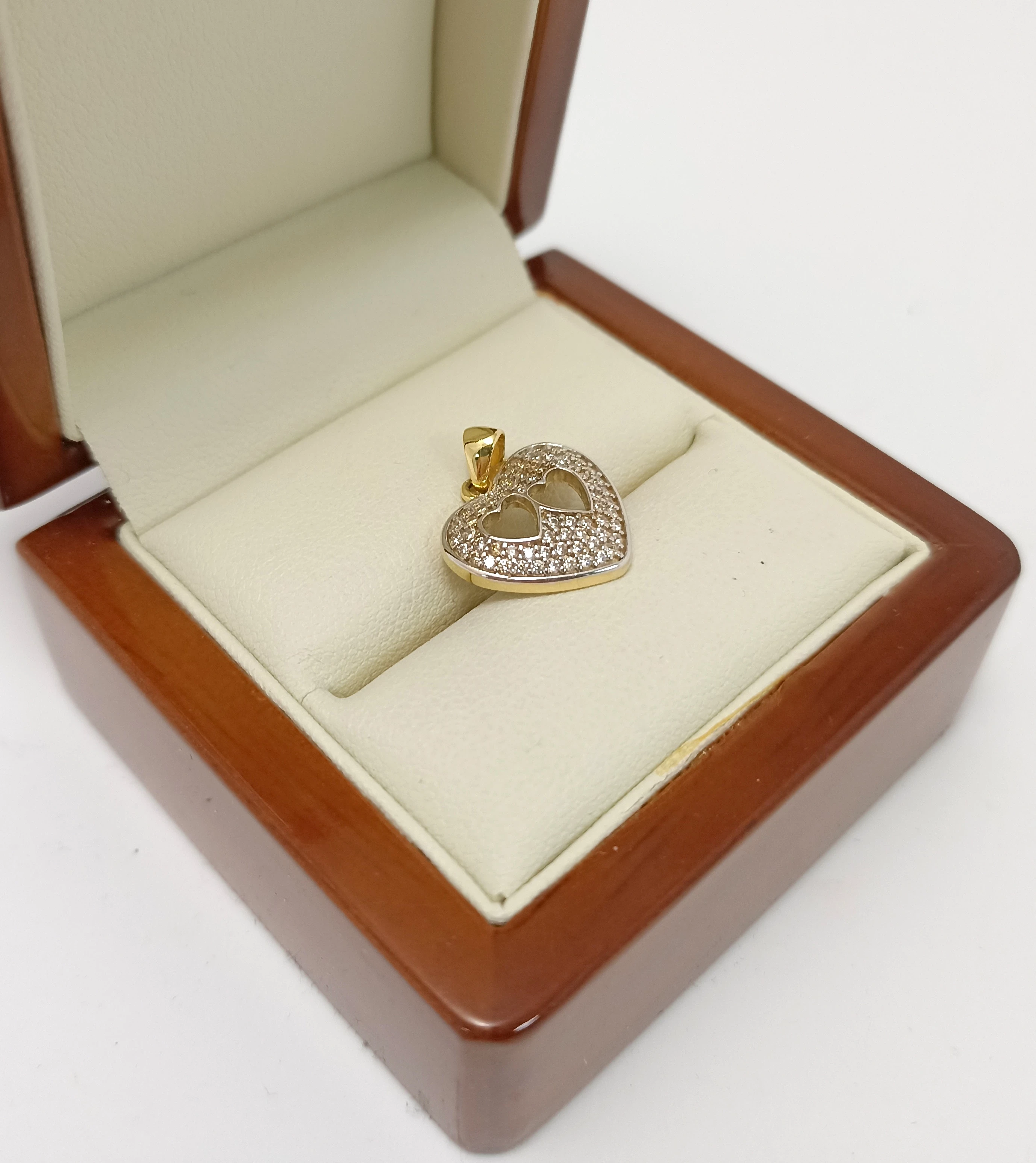 zlota-zawieszka-serce-z-cyrkoniami-pr585-210g-ean-gtin-4374105974389