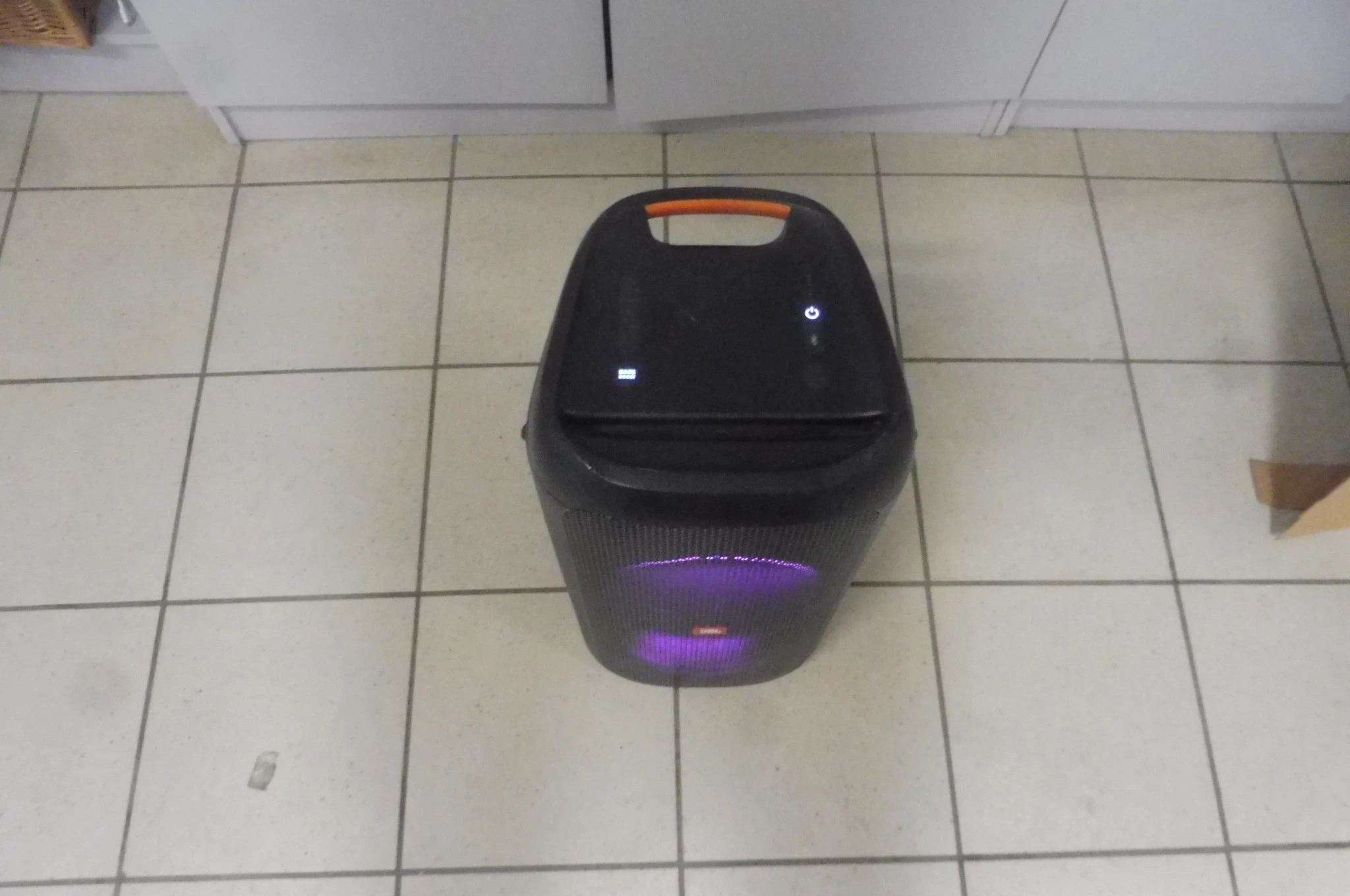 glosnik-bt-jbl-partybox-100-funkcje-funkcja-karaoke