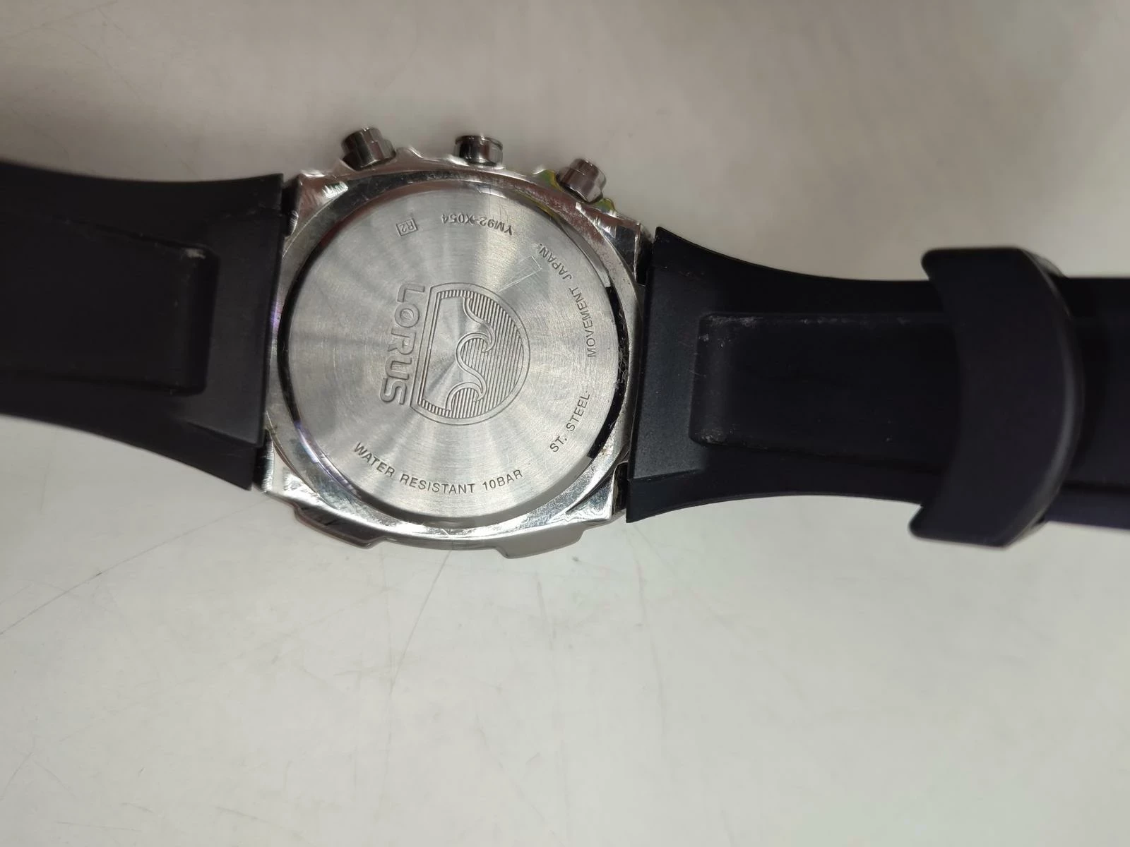 zegarek-lorus-na-pasku-fusion-funkcje-wodoszczelny