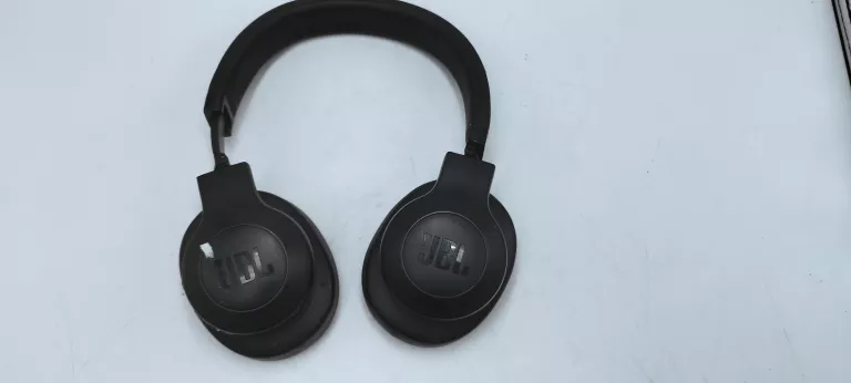 SŁUCHAWKI BEZPRZEWODOWE NAUSZNE JBL E500BT