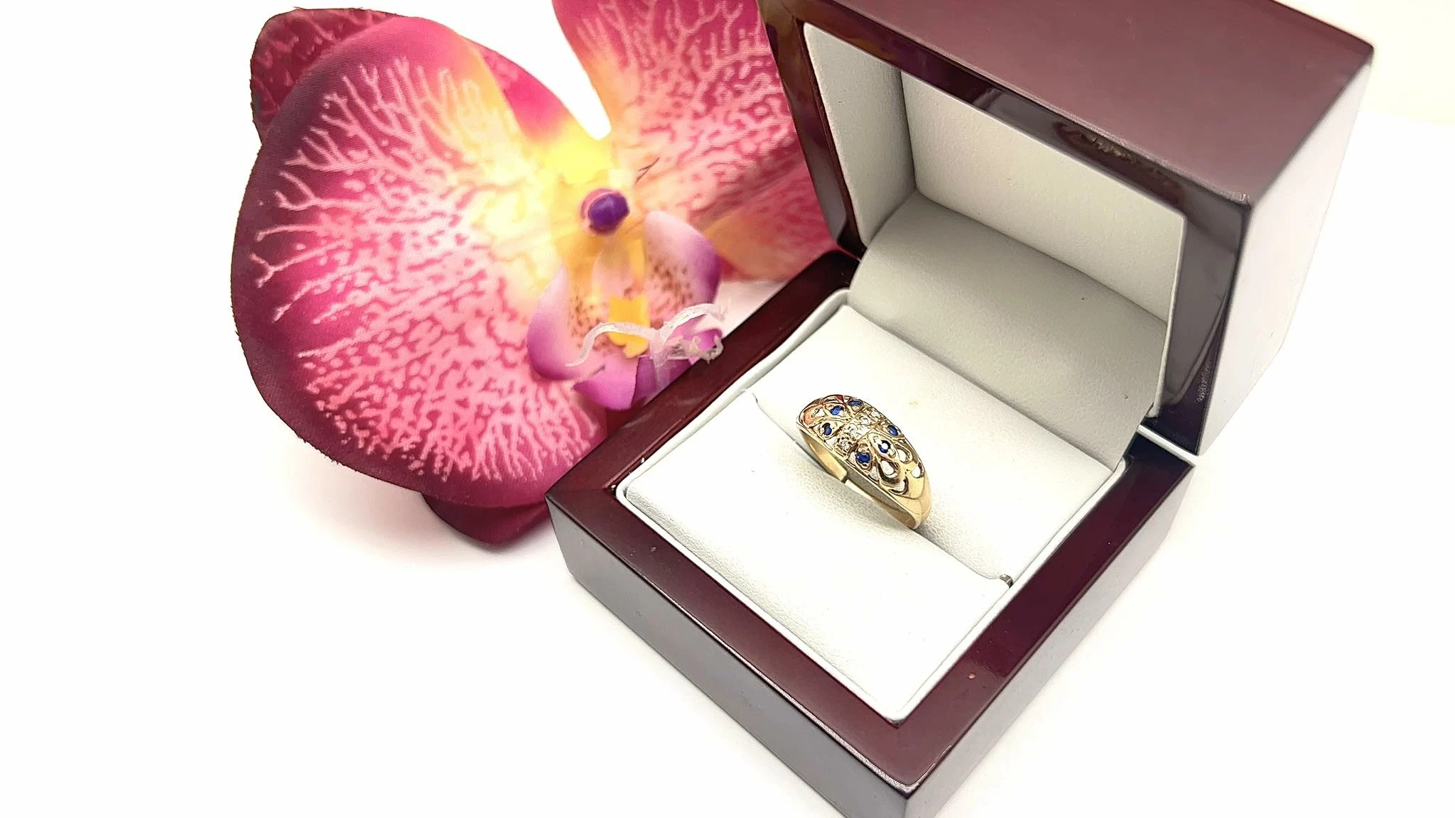 piekny-zloty-pierscionek-218-585-pekniety-kamien-cyrkonia