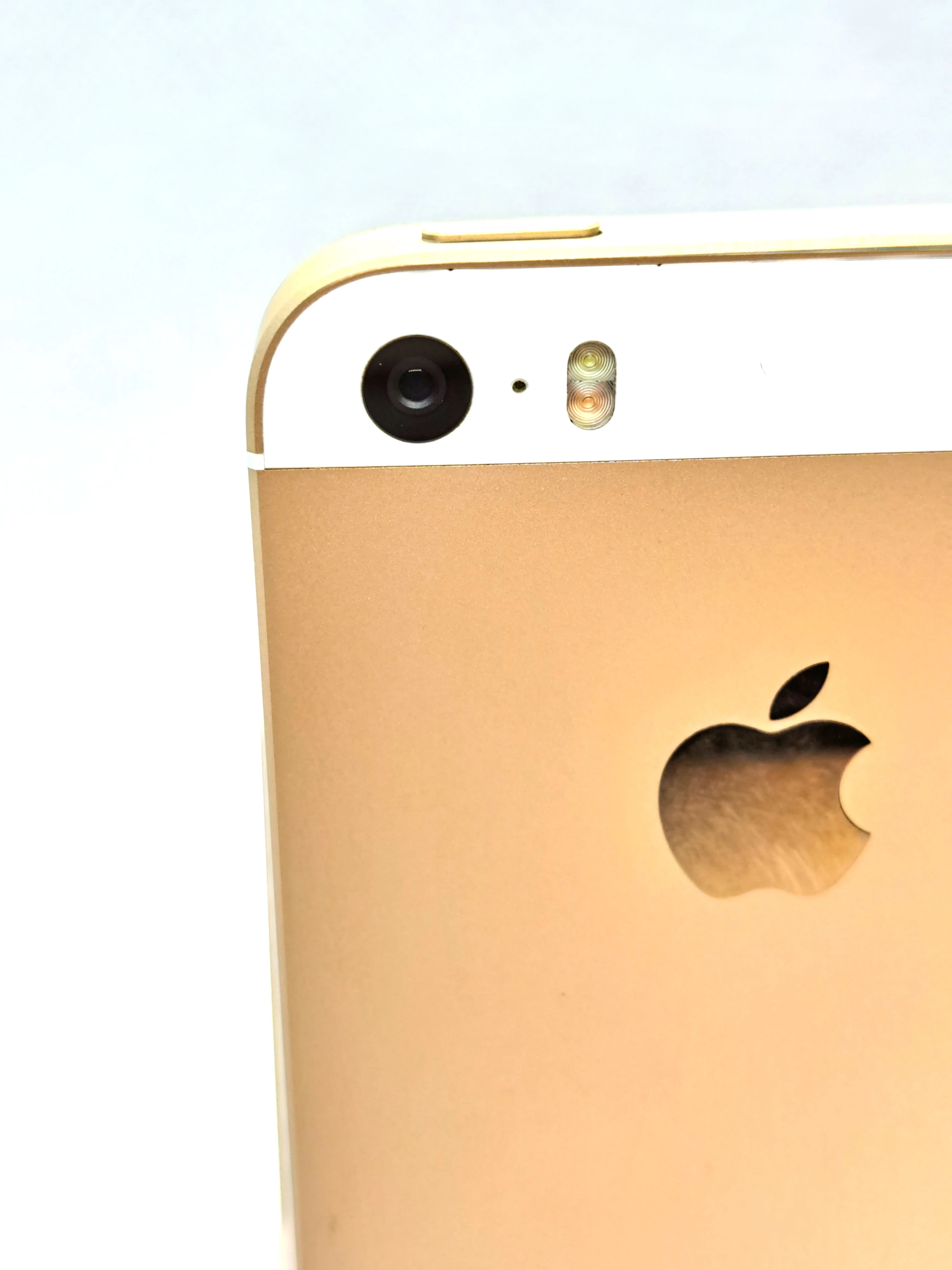 iphone-apple-se-32gb-zloty-100-bateria-jak-nowy-wbudowana-pamiec-32-gb