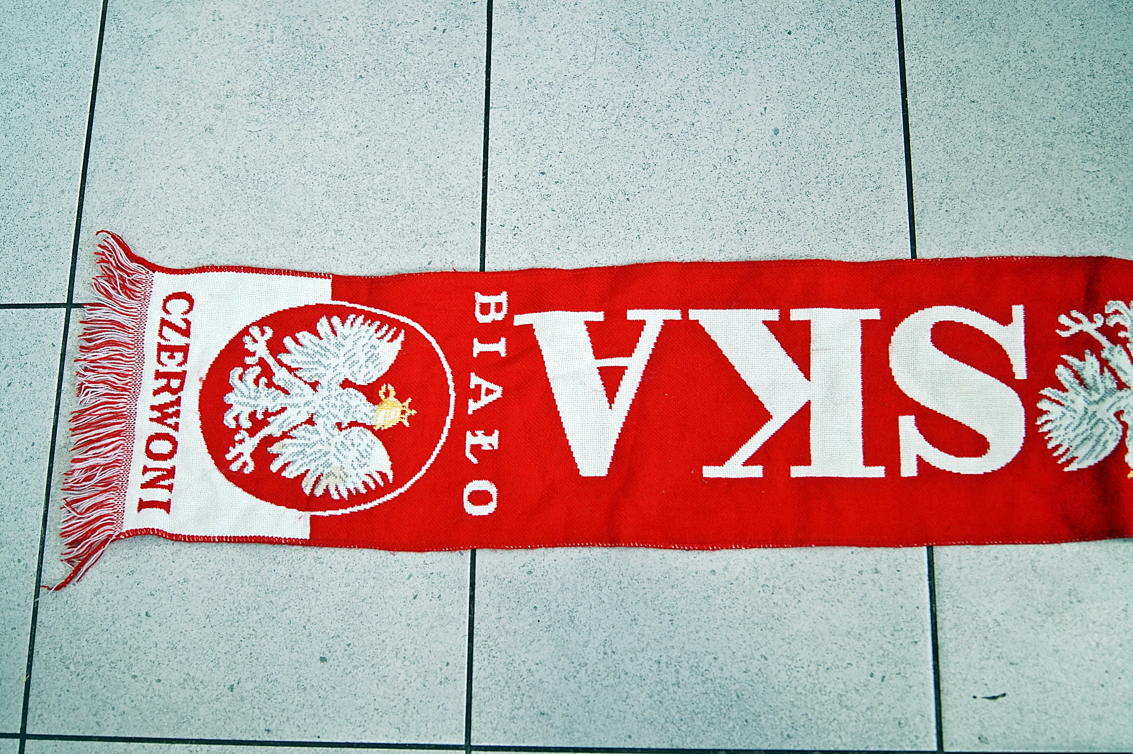 szalik-polska-bialo-czerwoni-nazwa-druzyny-polska