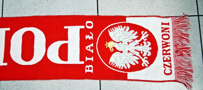 szalik-polska-bialo-czerwoni-stan-uzywany