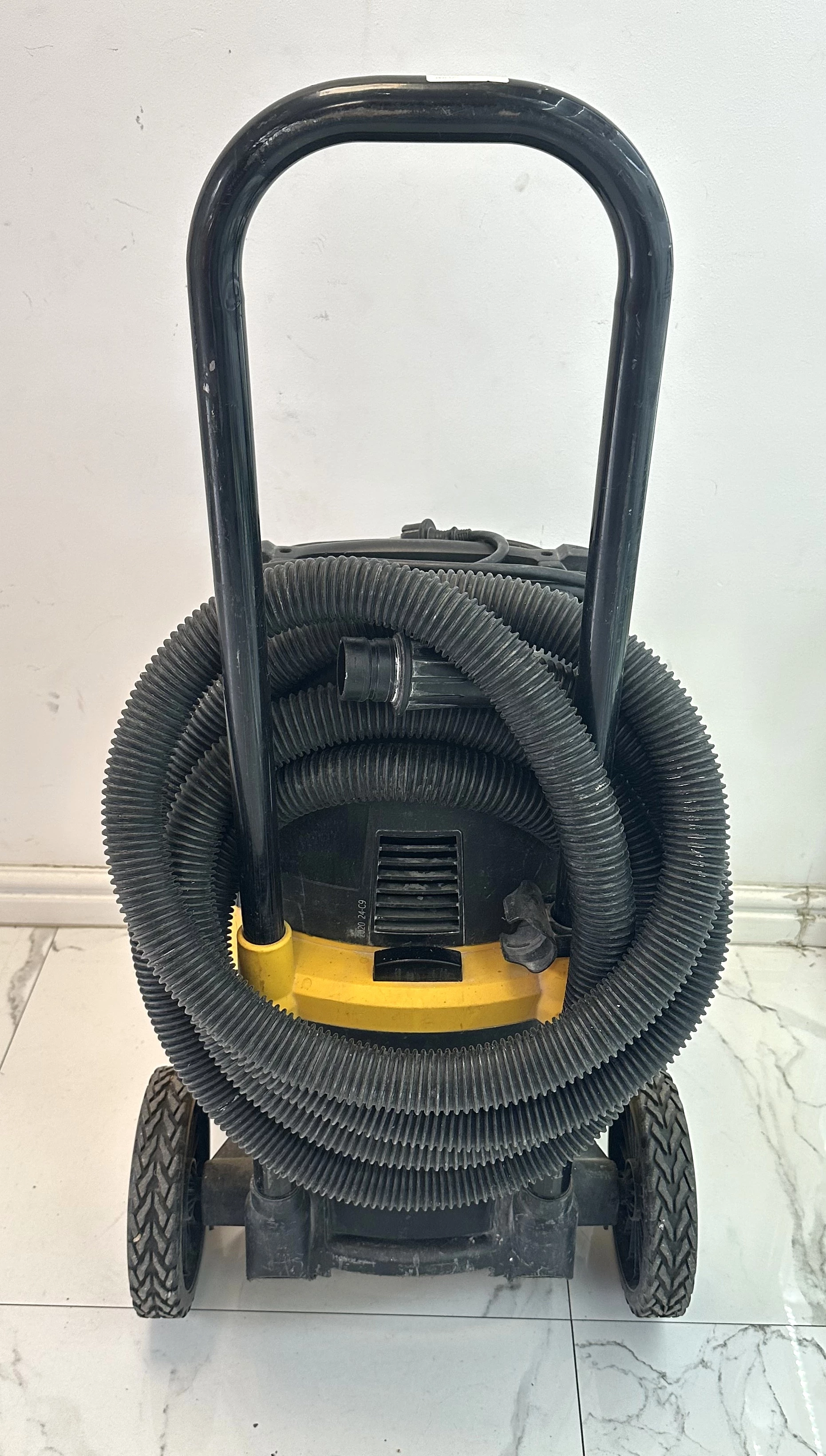 odkurzacz-przemyslowy-dewalt-dwv902l-marka-dewalt