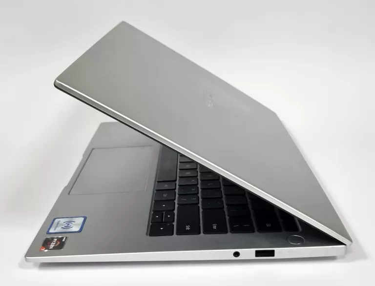 HUAWEI MATEBOOK D15 - RYZEN 7 - 8GBRAM - 512GBSSD