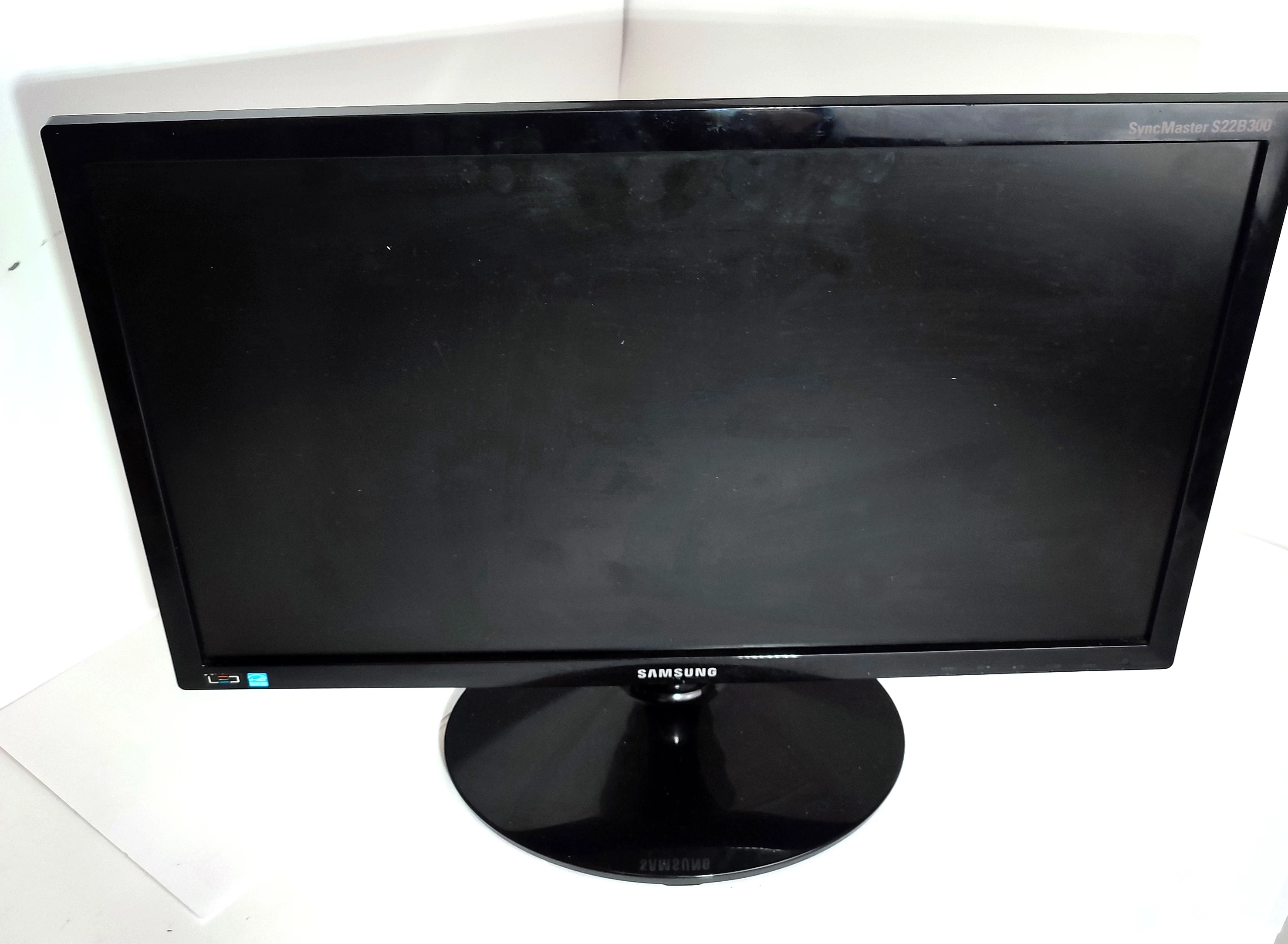 monitor-samsung-s22b300-aleja-jana-pawla-ii-9b-reda