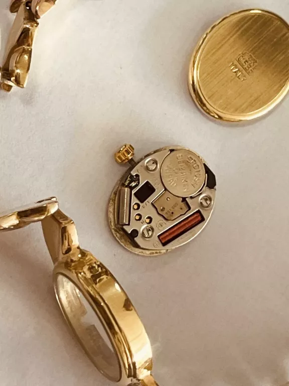 ZŁOTY ZEGAREK GENEVE PR585