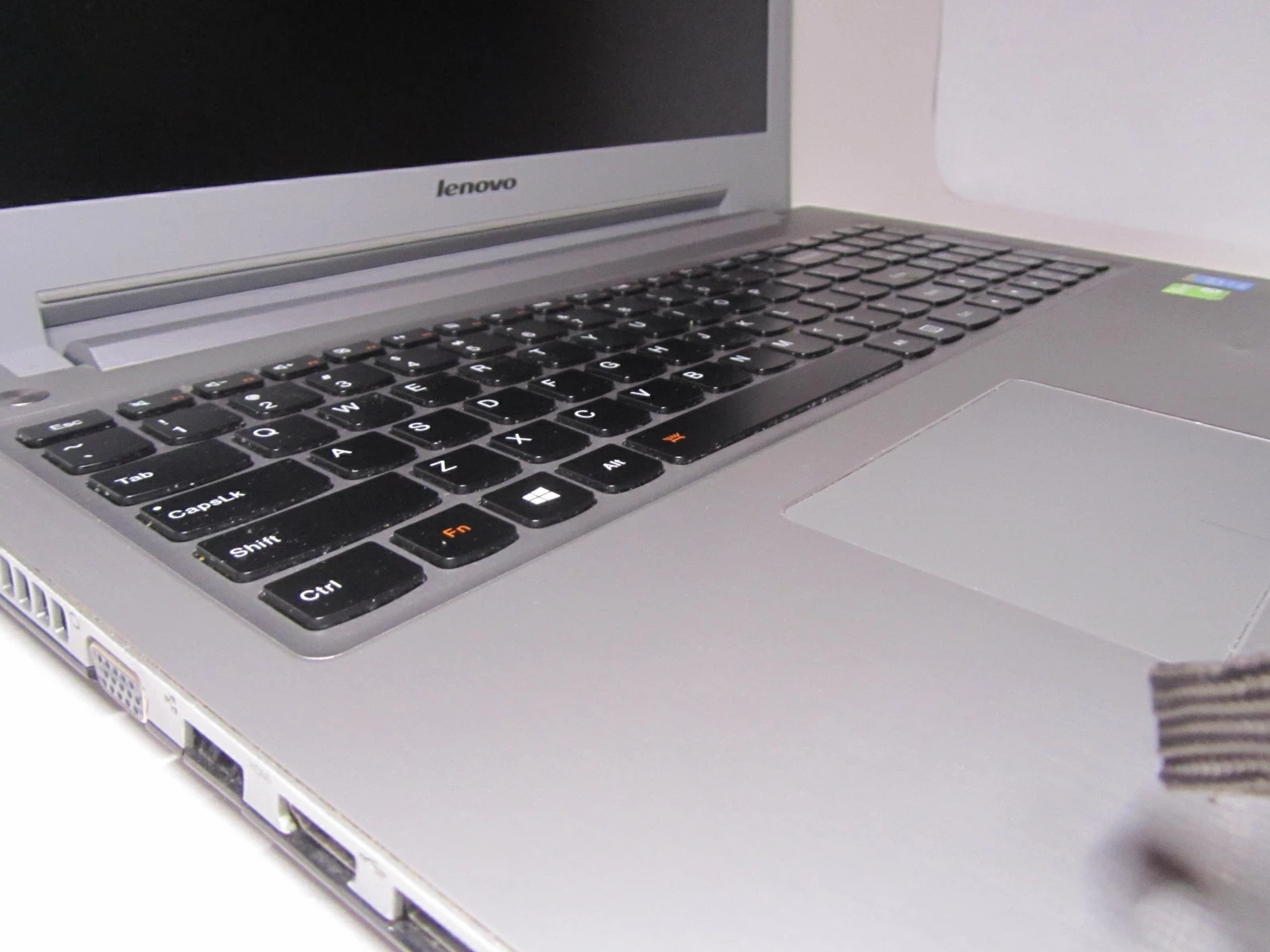 laptop-lenovo-ideapad-z510-i5ssd8gbram-liczba-rdzeni-procesora-2