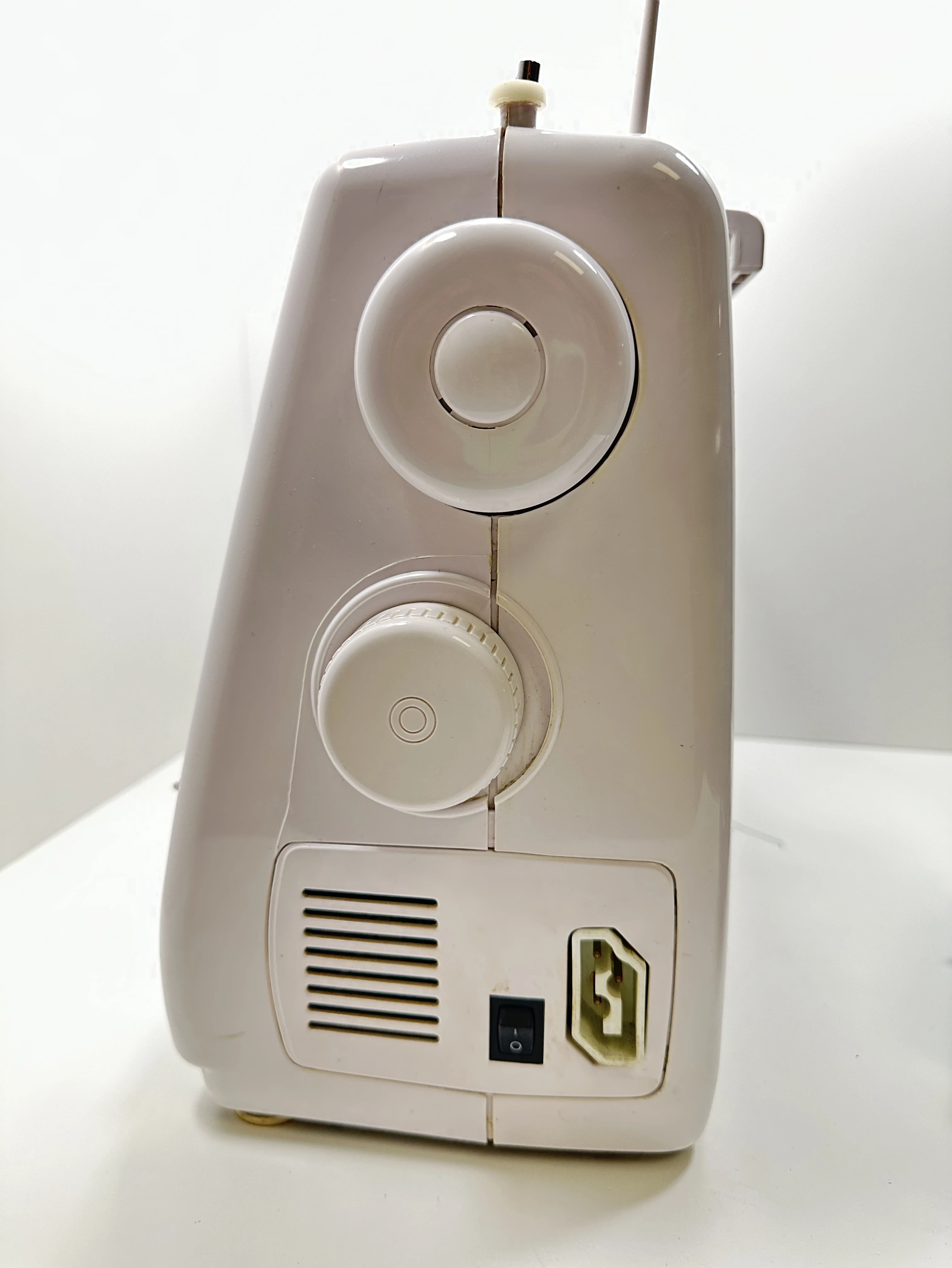 maszyna-do-szycia-lucznik-natalia-2007-pedal-model-lucznik