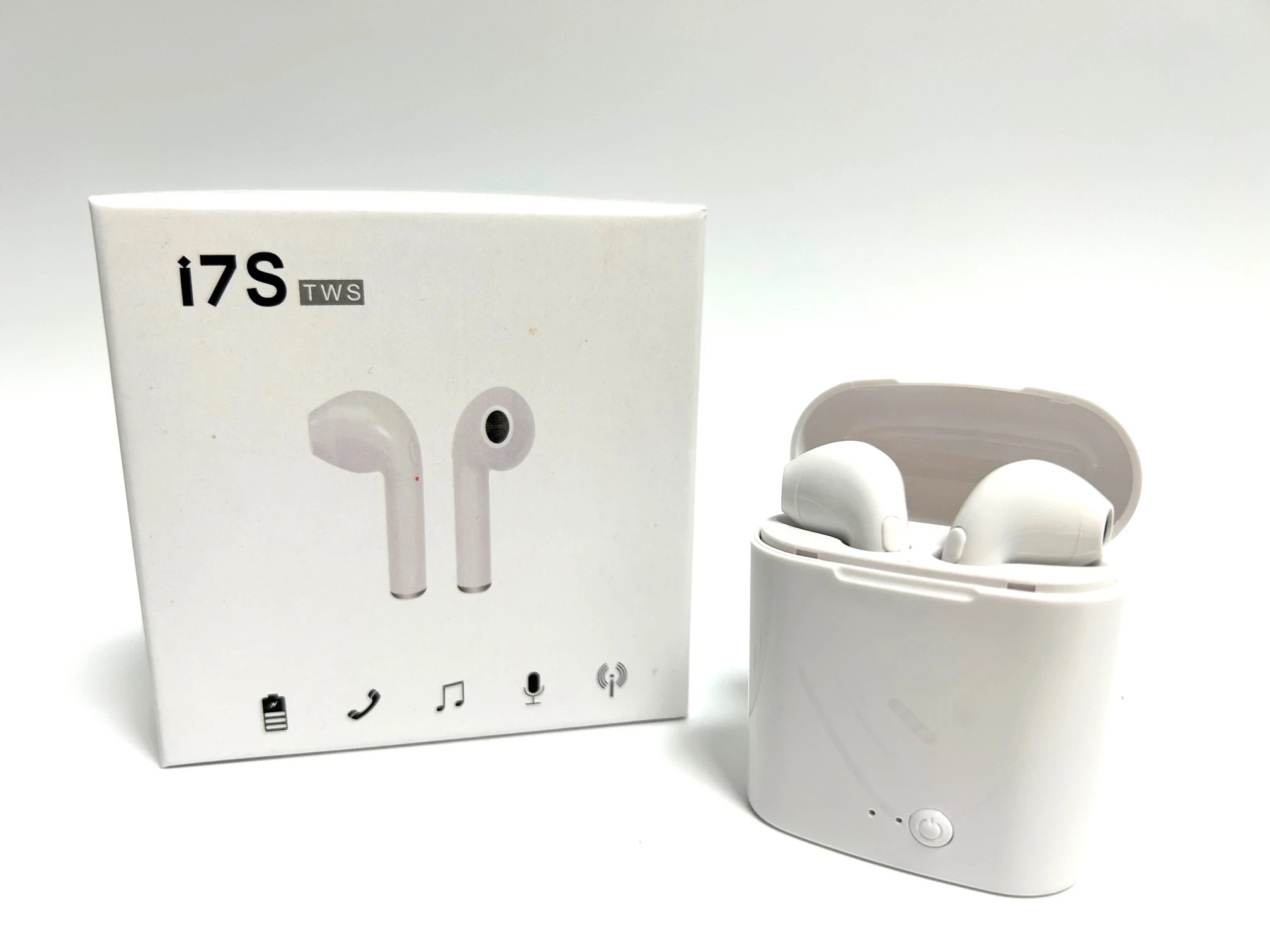 biale-sluchawki-bluetooth-i7s-tws-stan-powystawowy