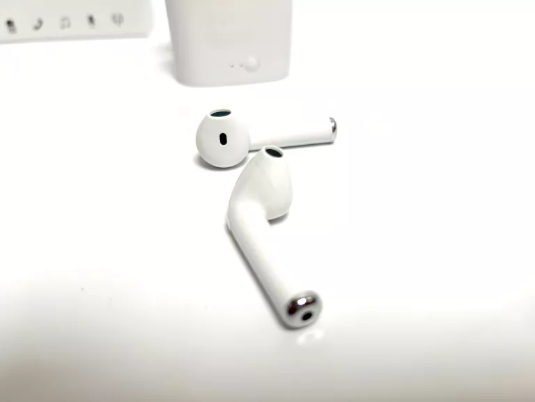 biale-sluchawki-bluetooth-i7s-tws-marka-inna