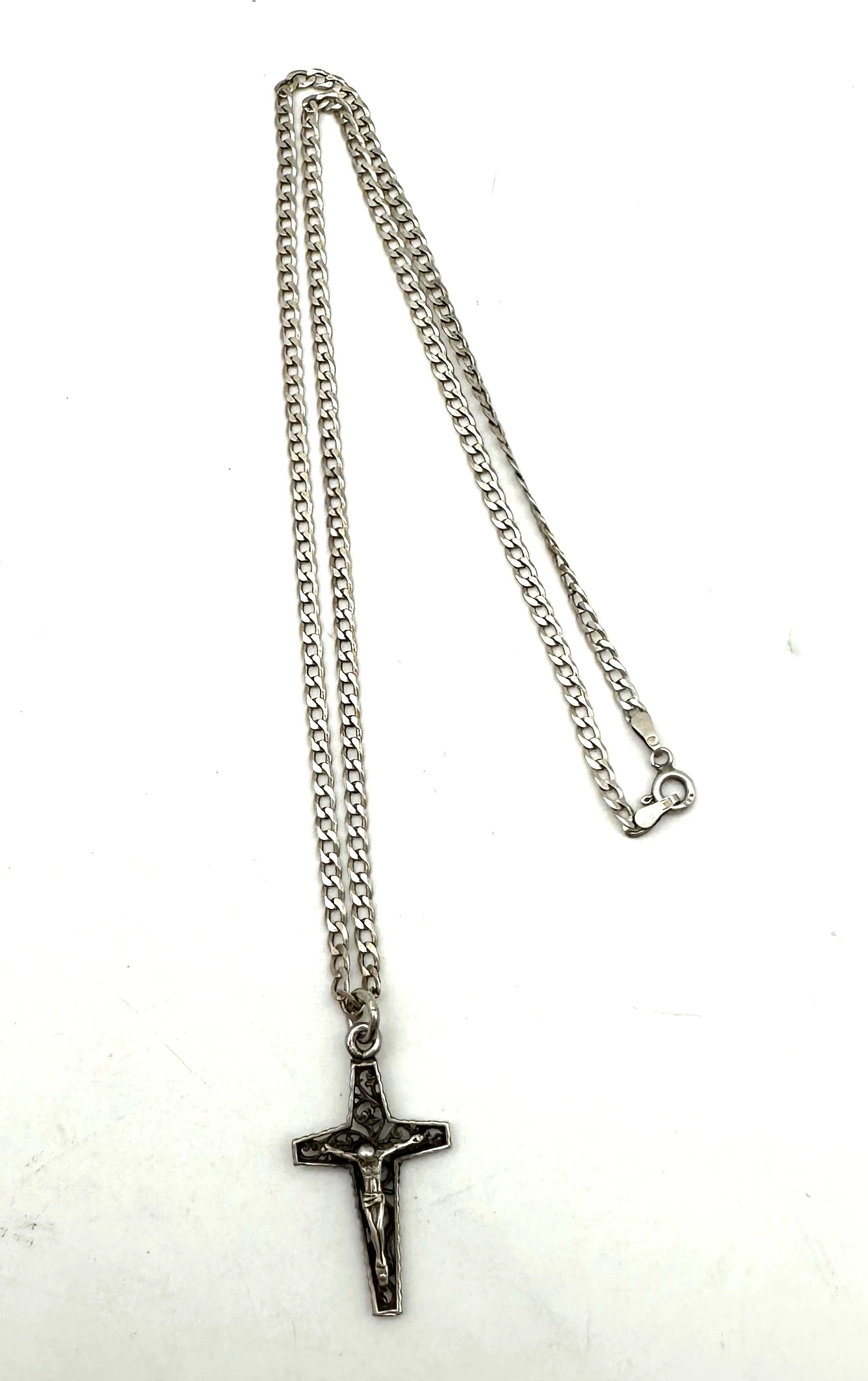 srebrny-lancuszek-z-krzyzem-925-699g-50cm-stan-uzywany