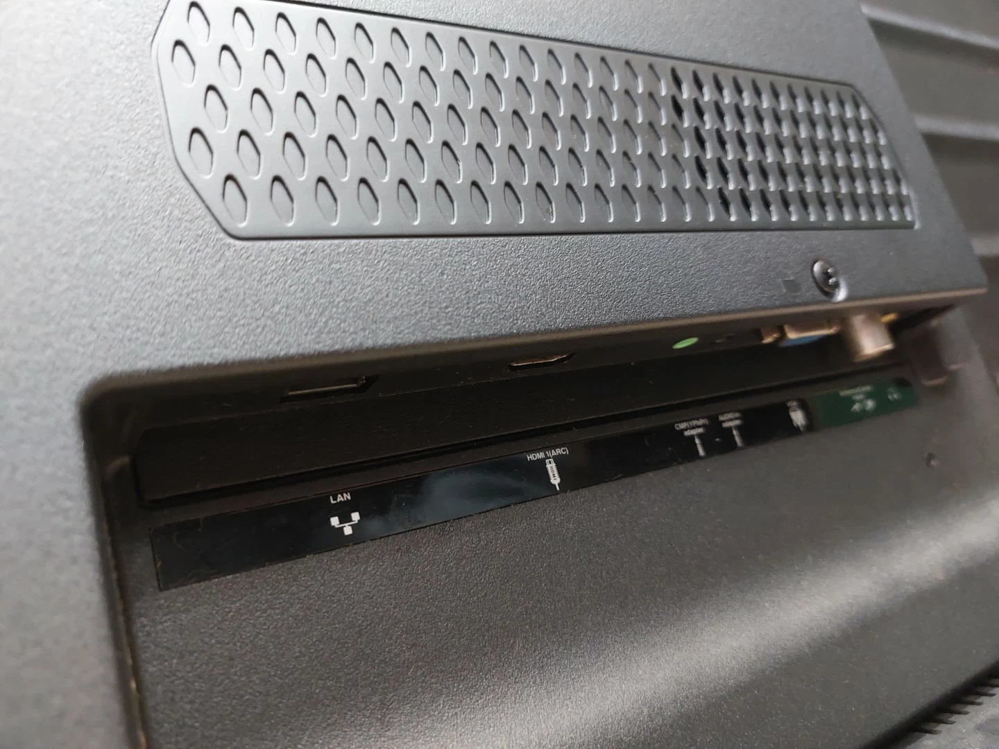 telewizor-led-thomson-55fb3103-55-full-hd-czarny-przekatna-ekranu-cale-55