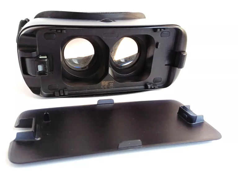 gogle-samsung-gear-vr-z-pilotem-sm-r325-stan-uzywany