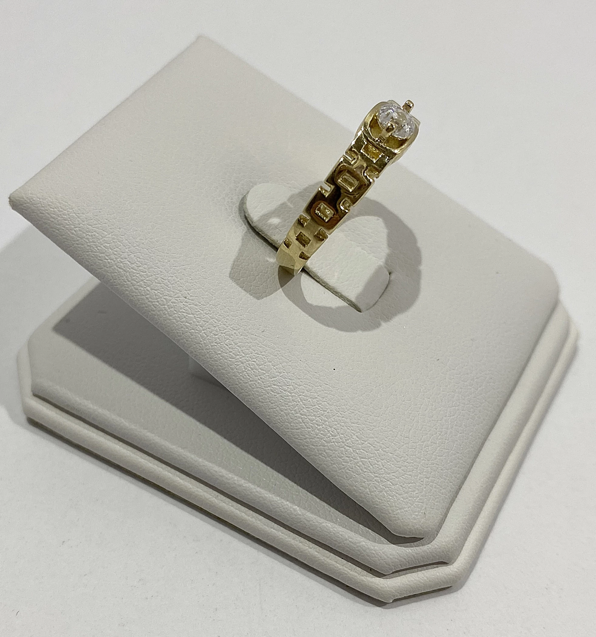 zloty-pierscionek-z-oczkiem-ct585-r17-material-15835-2