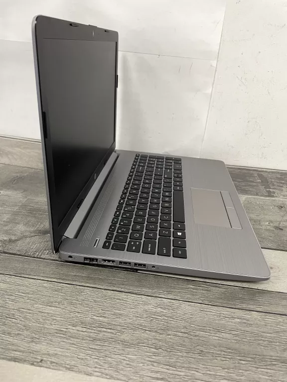 LAPTOP HP 255 G7 ŁADOWARKA