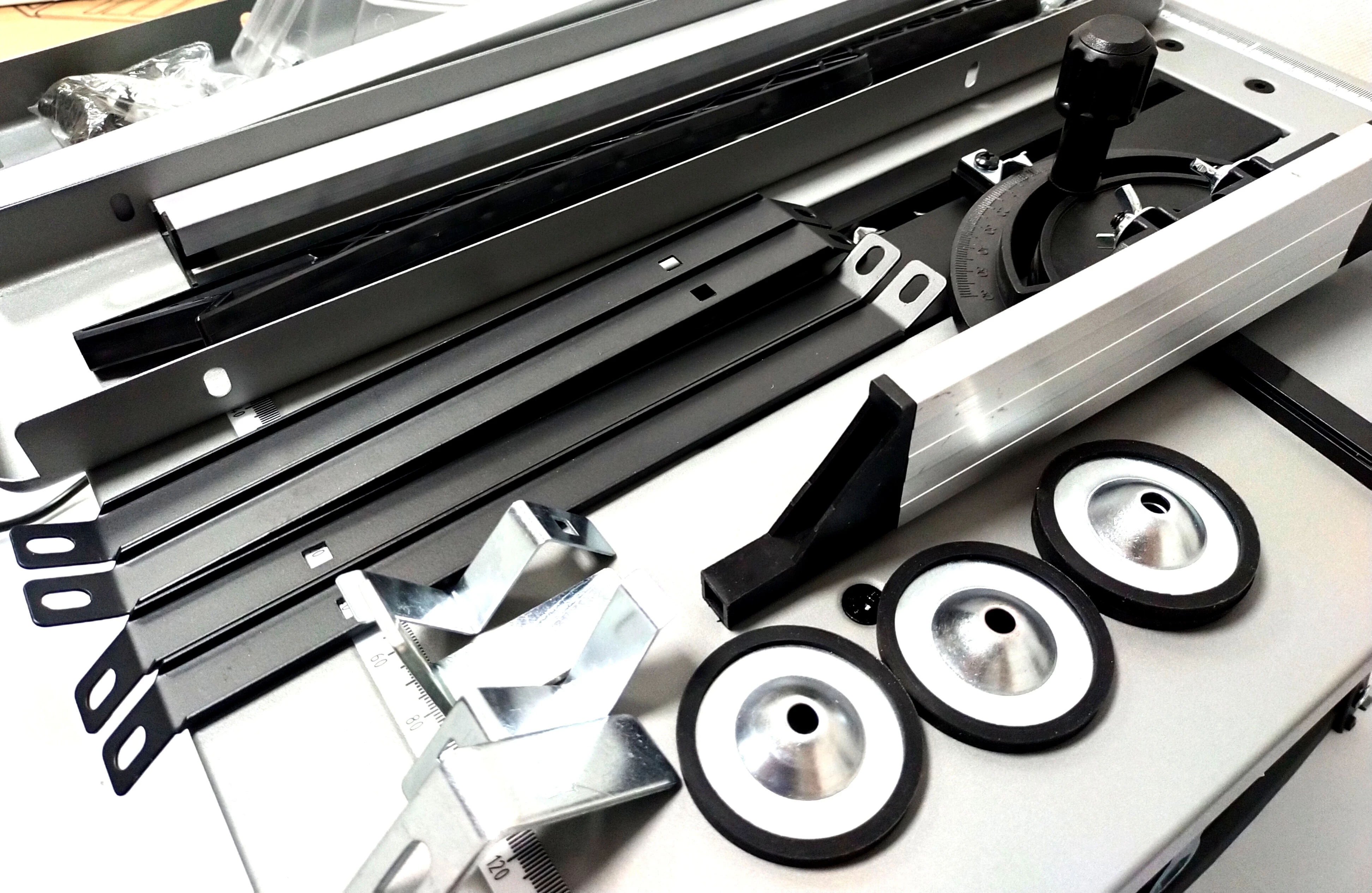 pila-stolowa-meec-tools-1500-w-30-mm-predkosc-obrotowa-5000