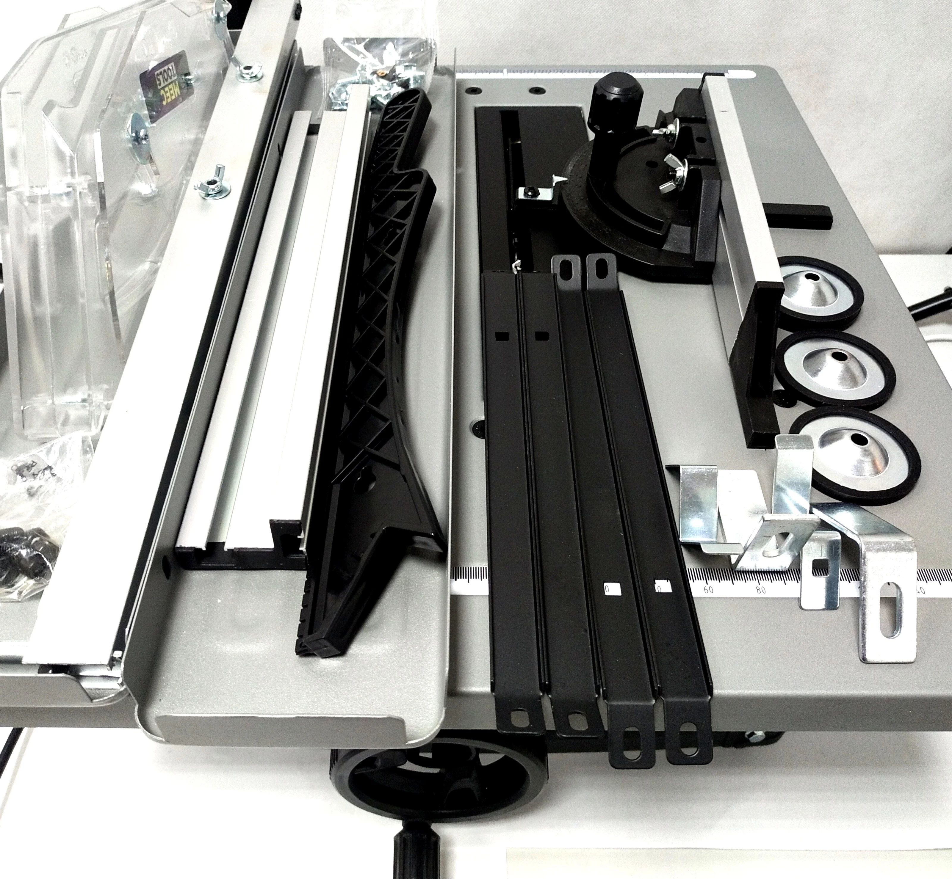 pila-stolowa-meec-tools-1500-w-30-mm-srednica-otworu-pily-30