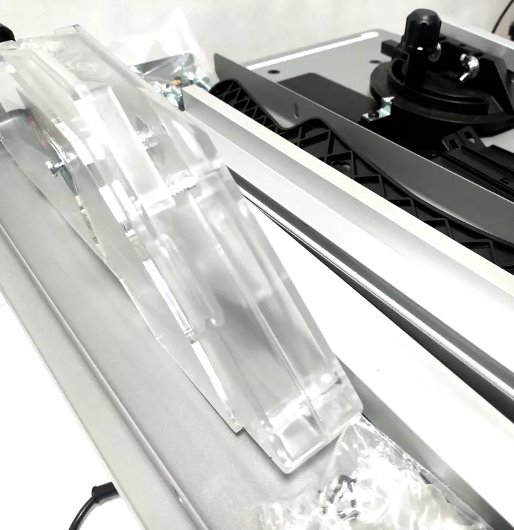 pila-stolowa-meec-tools-1500-w-30-mm-seria-008804