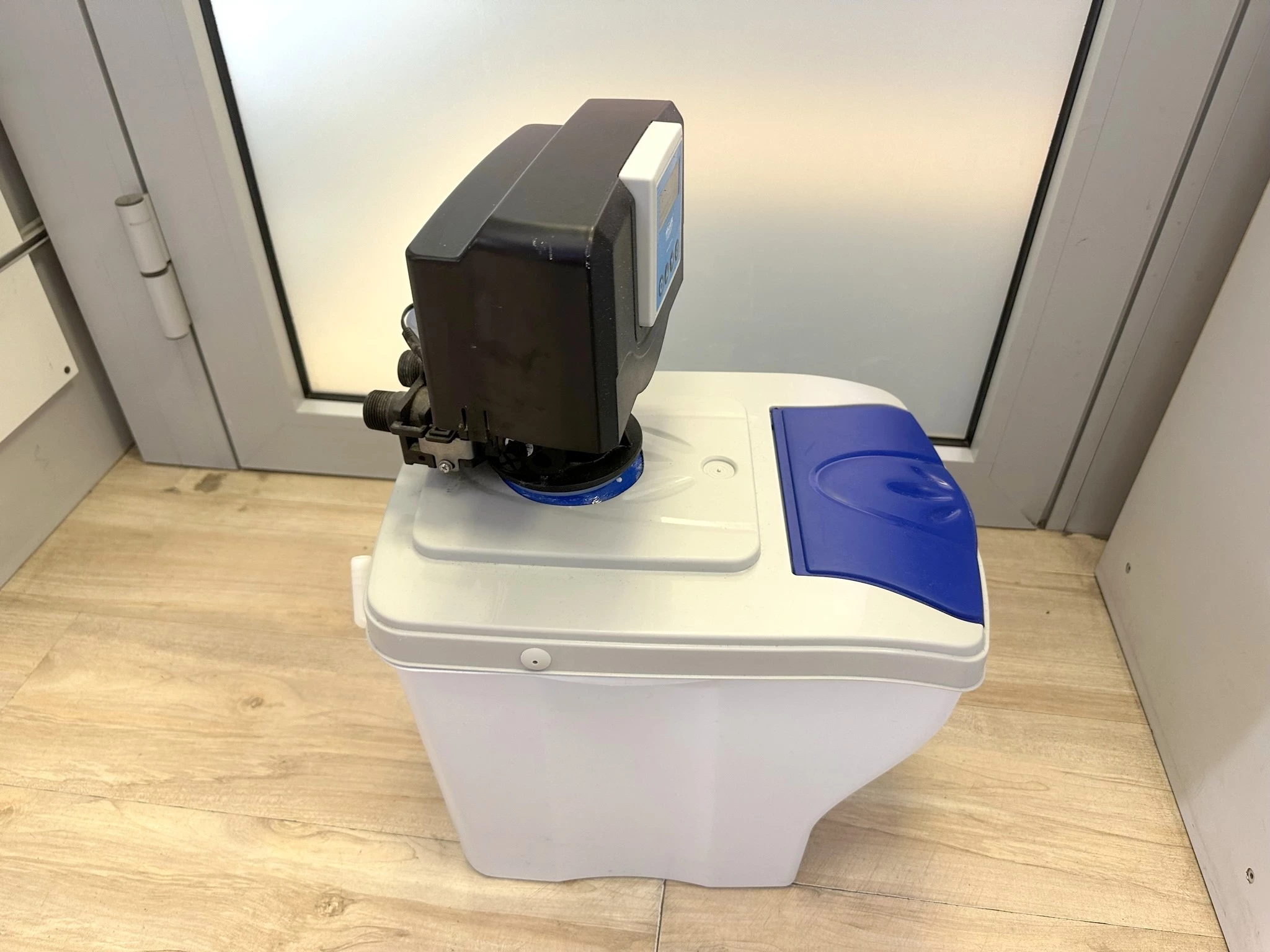 automatyczny-zmiekczacz-wody-king-ei-firmy-mijar-marka-inny