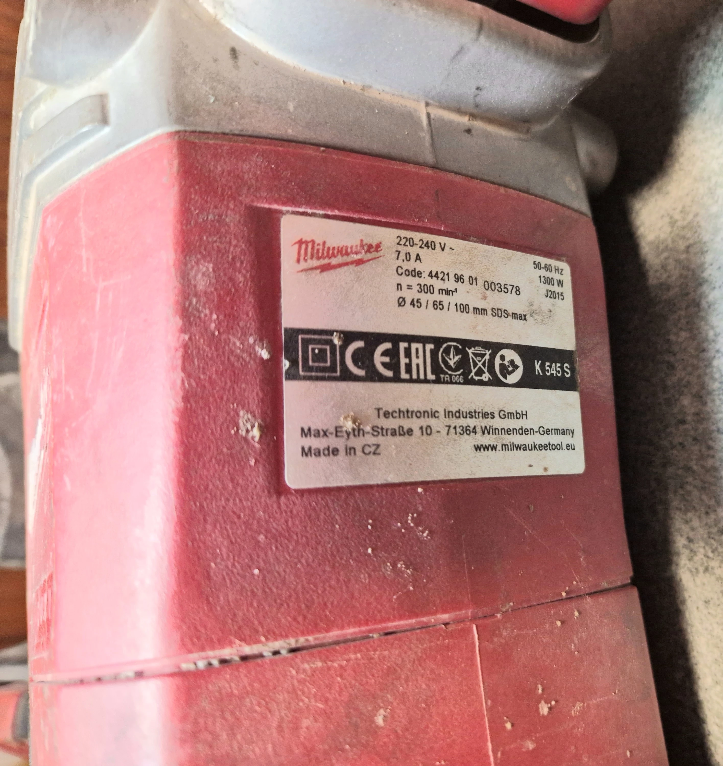 mlot-udarowy-milwaukee-545-s-sds-max-1300w-marka-milwaukee